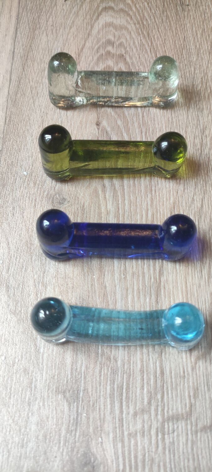 Lot of 4 green knife holders from Biot, peridot, 1970.