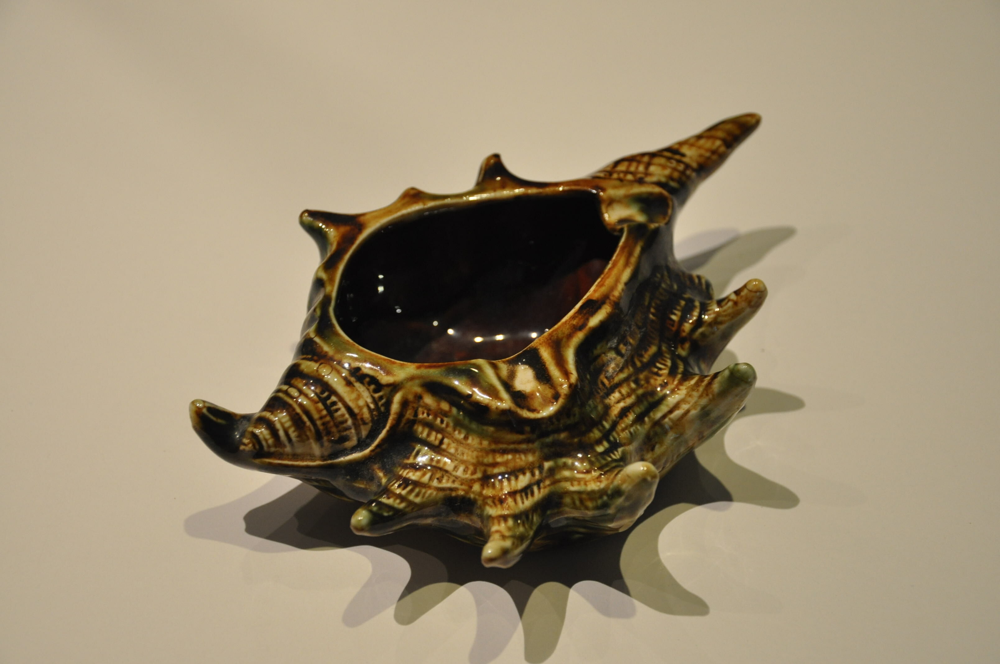 Ceramic shell ashtray