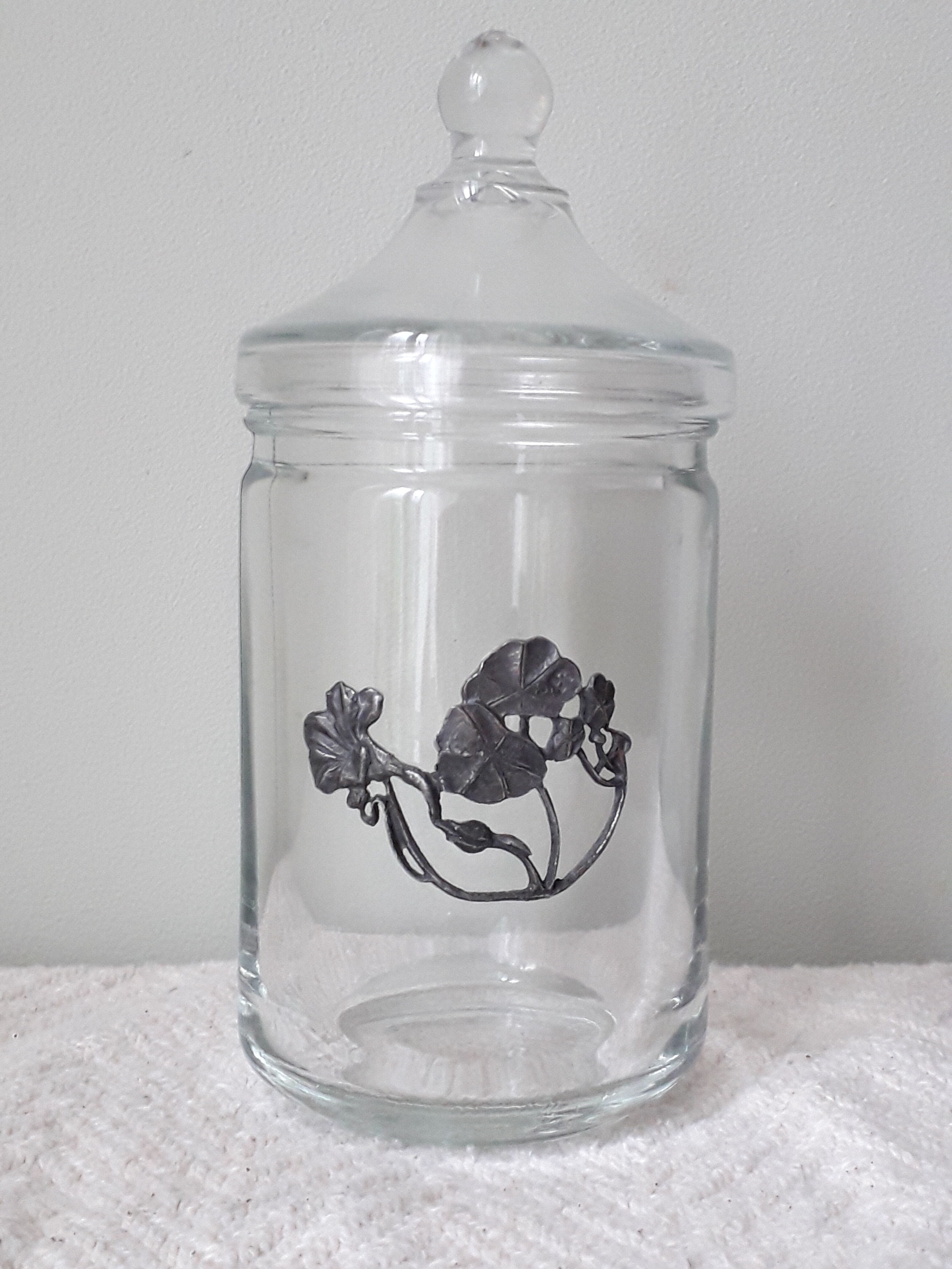 Glass jar