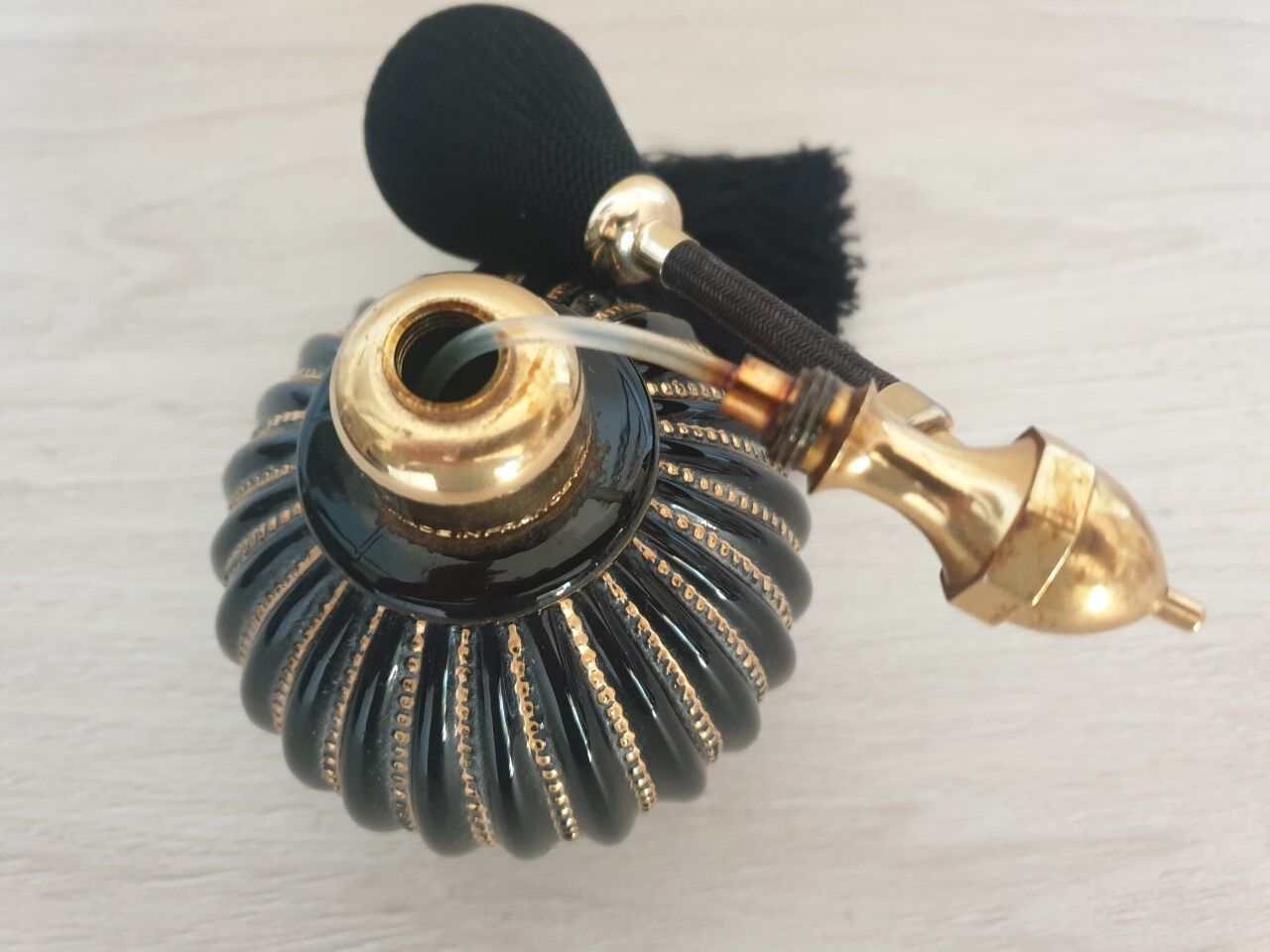 Antique perfume vaporizer