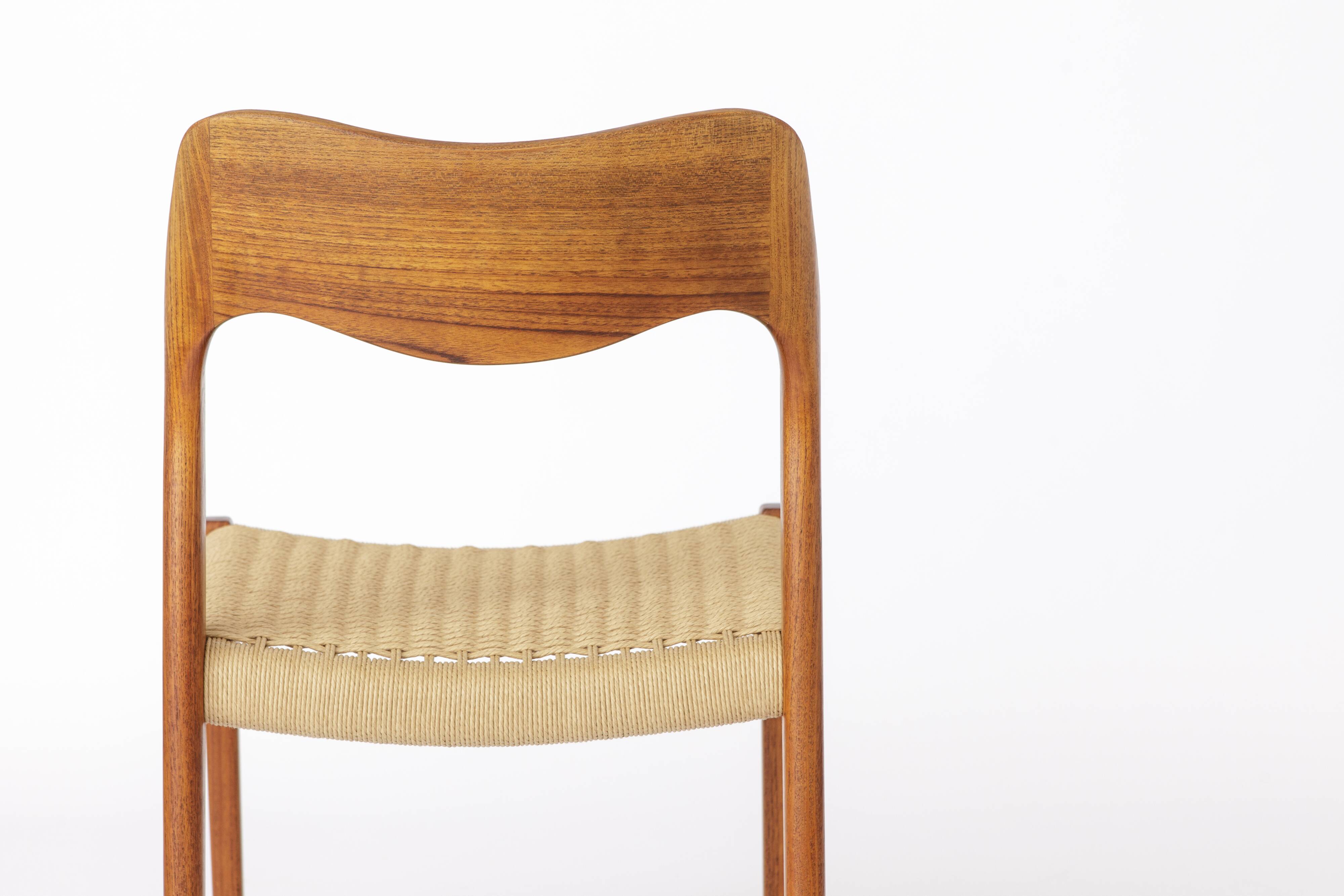 1 of 2 Niels Moller Chairs Model 71 1950s Vintage Teak - Repaired
