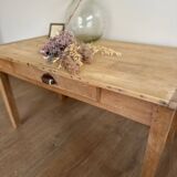 Table basse en bois brut