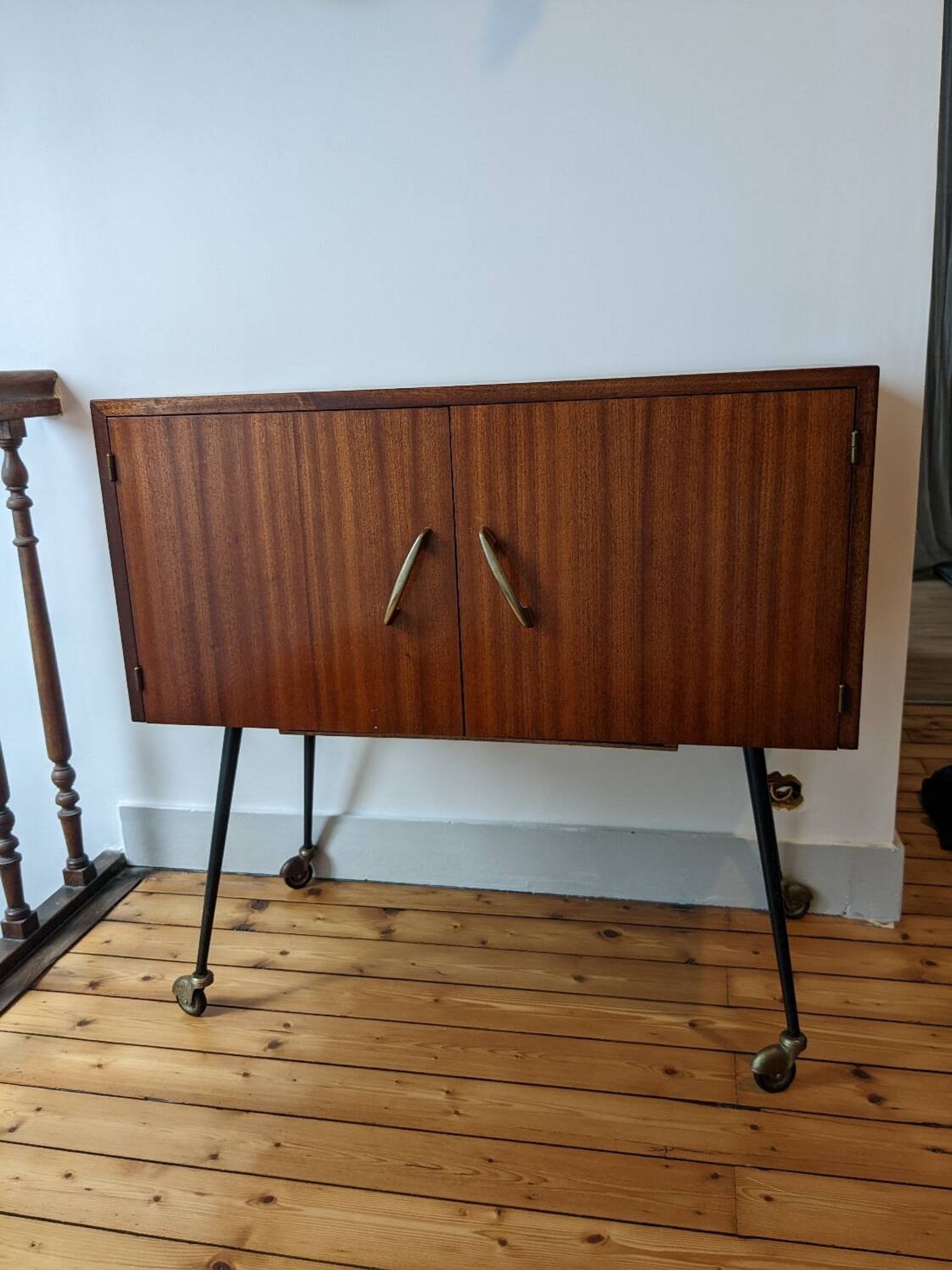 Vintage bar/TV cabinet