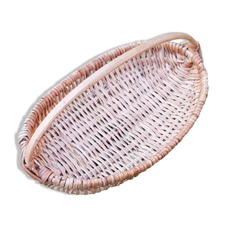 Flat wicker basket