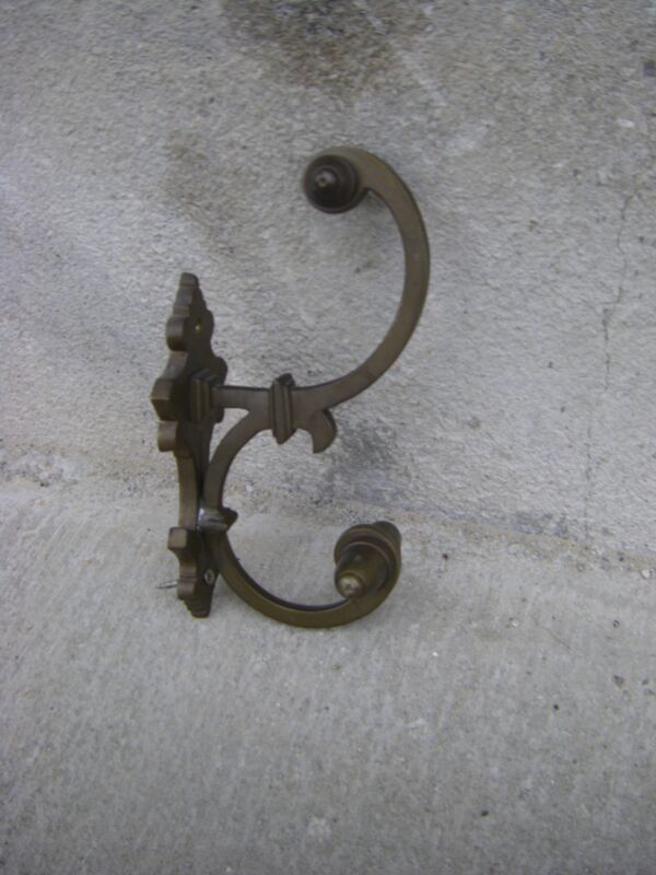 Patère en bronze