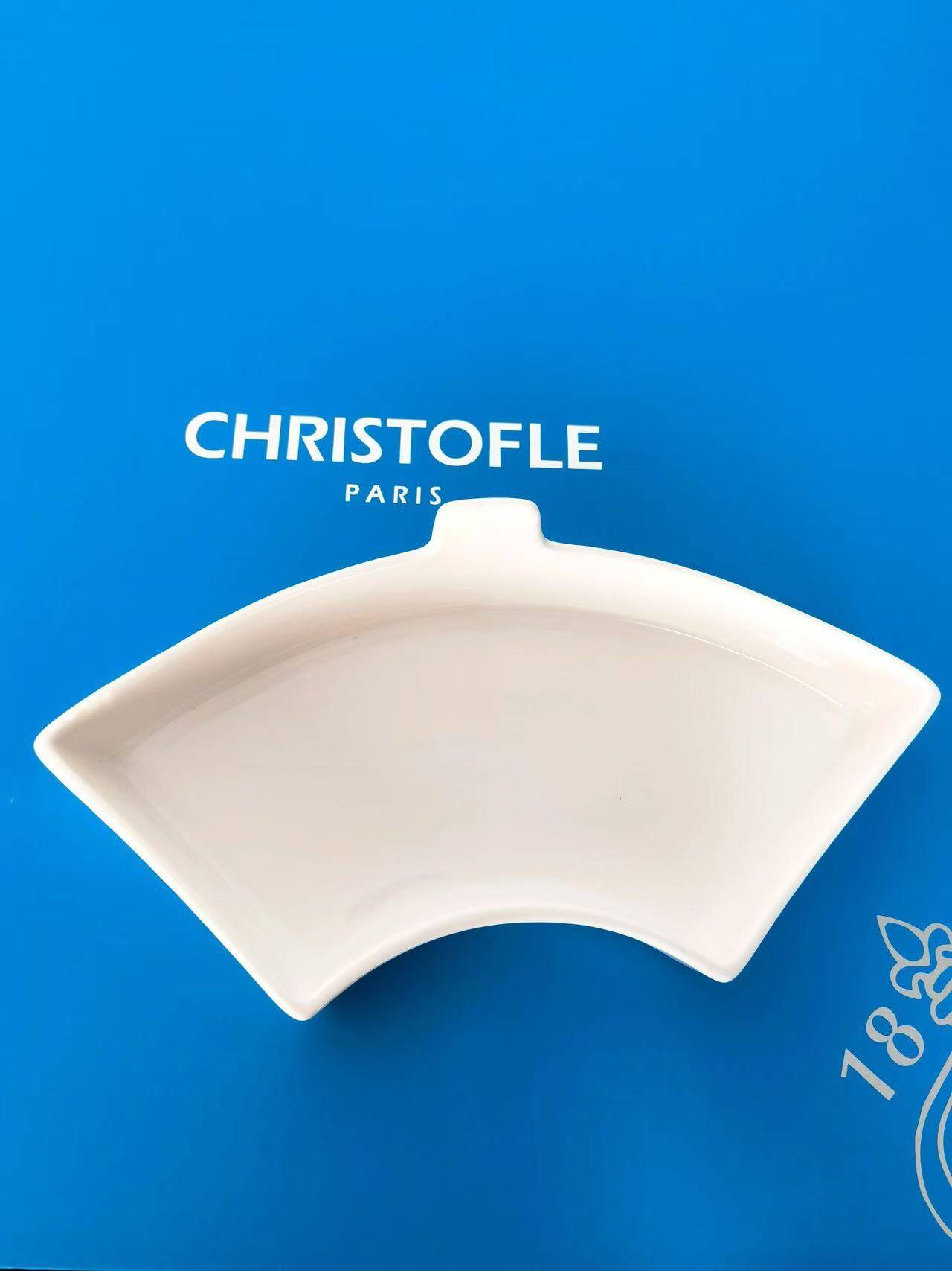 Plateau en acier inoxydable, noyer et porcelaine christofle mood party