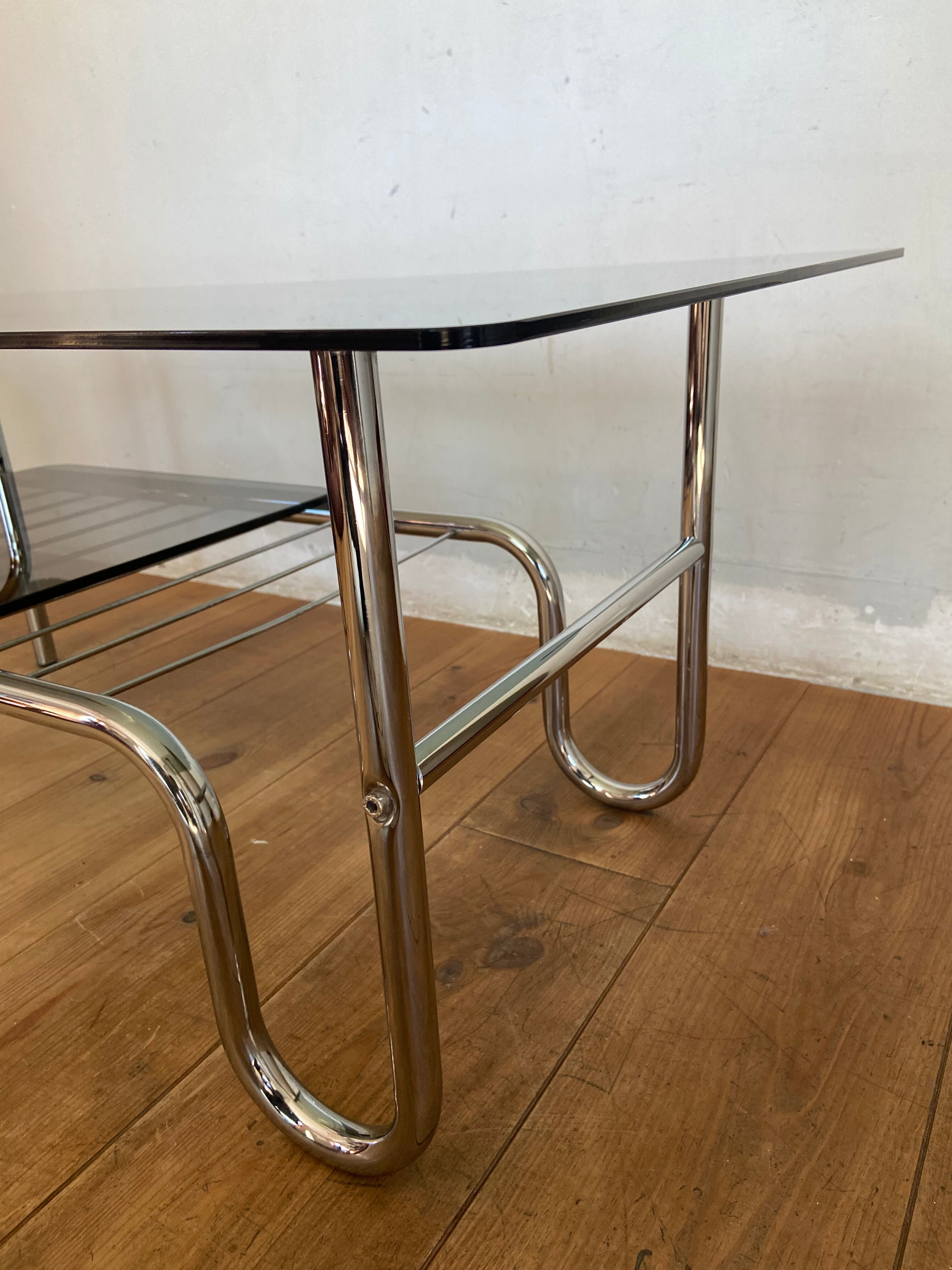 Design coffee table in chrome and smoked glass 60s-70s