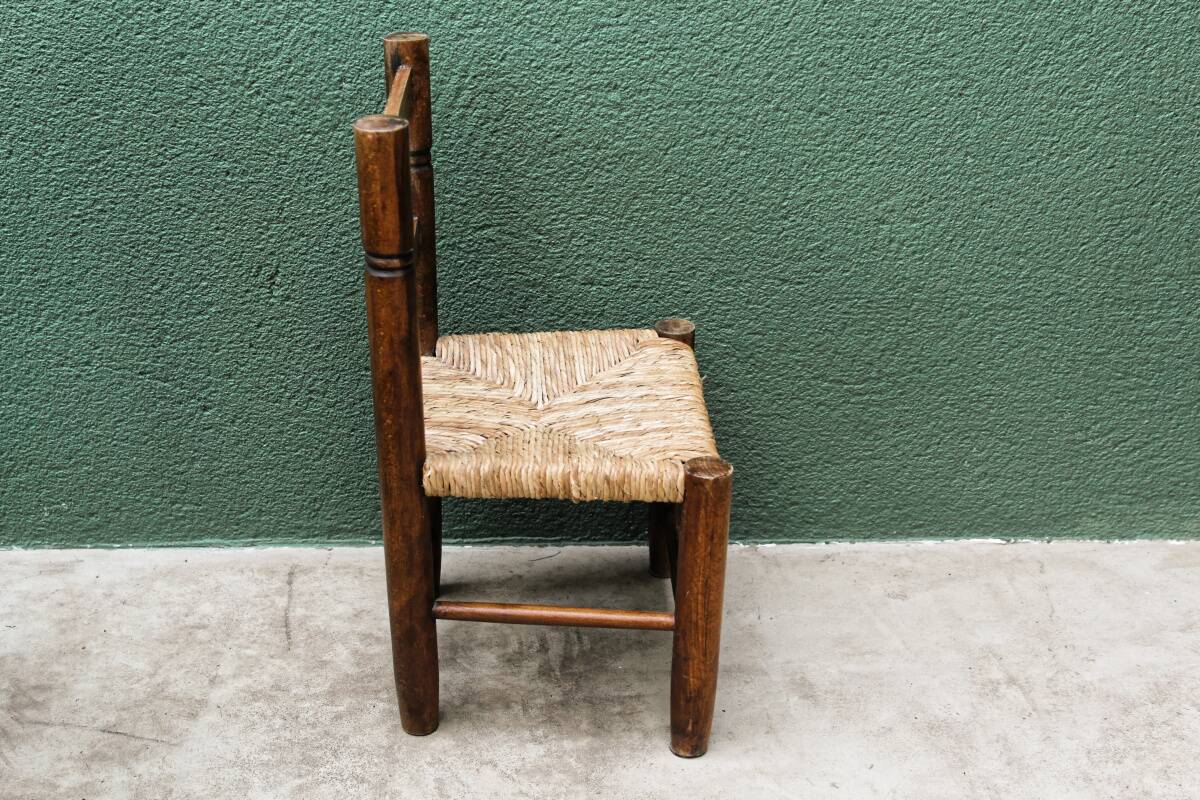 Straw children's chair