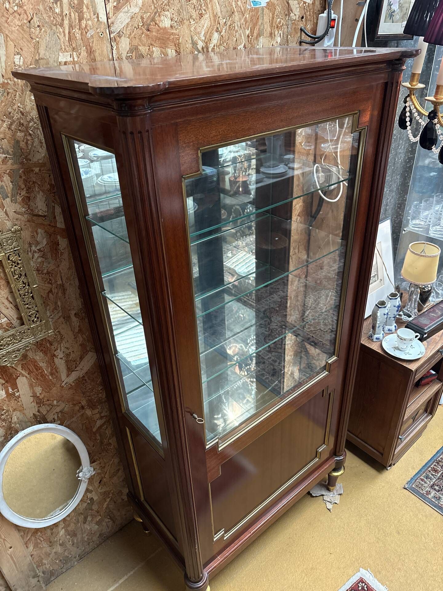 Neoclassical display cabinet by Maurice Hirsch – mahogany, brass and glass