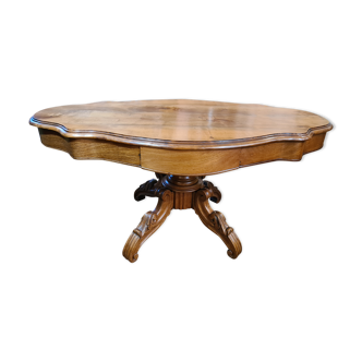 Oval coffee table
