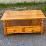 Colonial coffee table in solid pine with 2 drawers