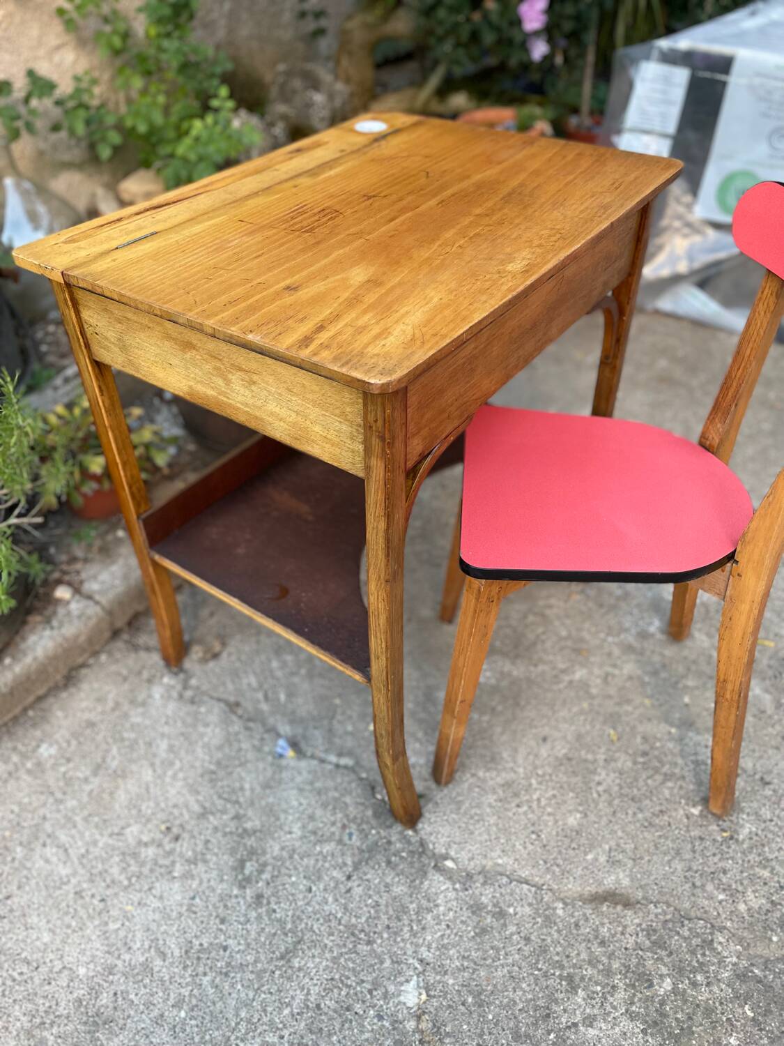 Baumann children's desk + chair