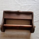 Shelf carrying absorbent paper and aluminum
