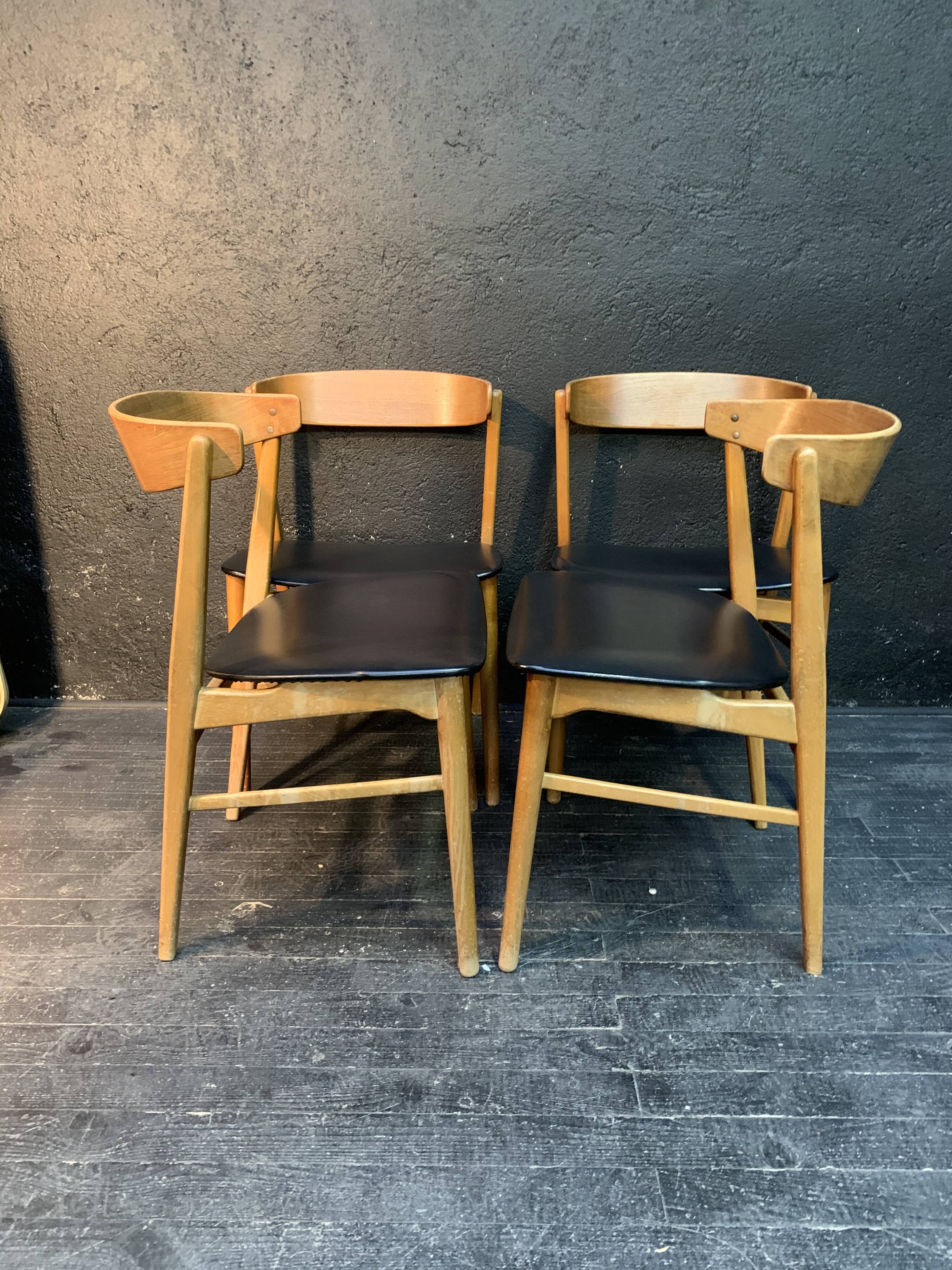 Suite de 4 chaises scandinaves 1960