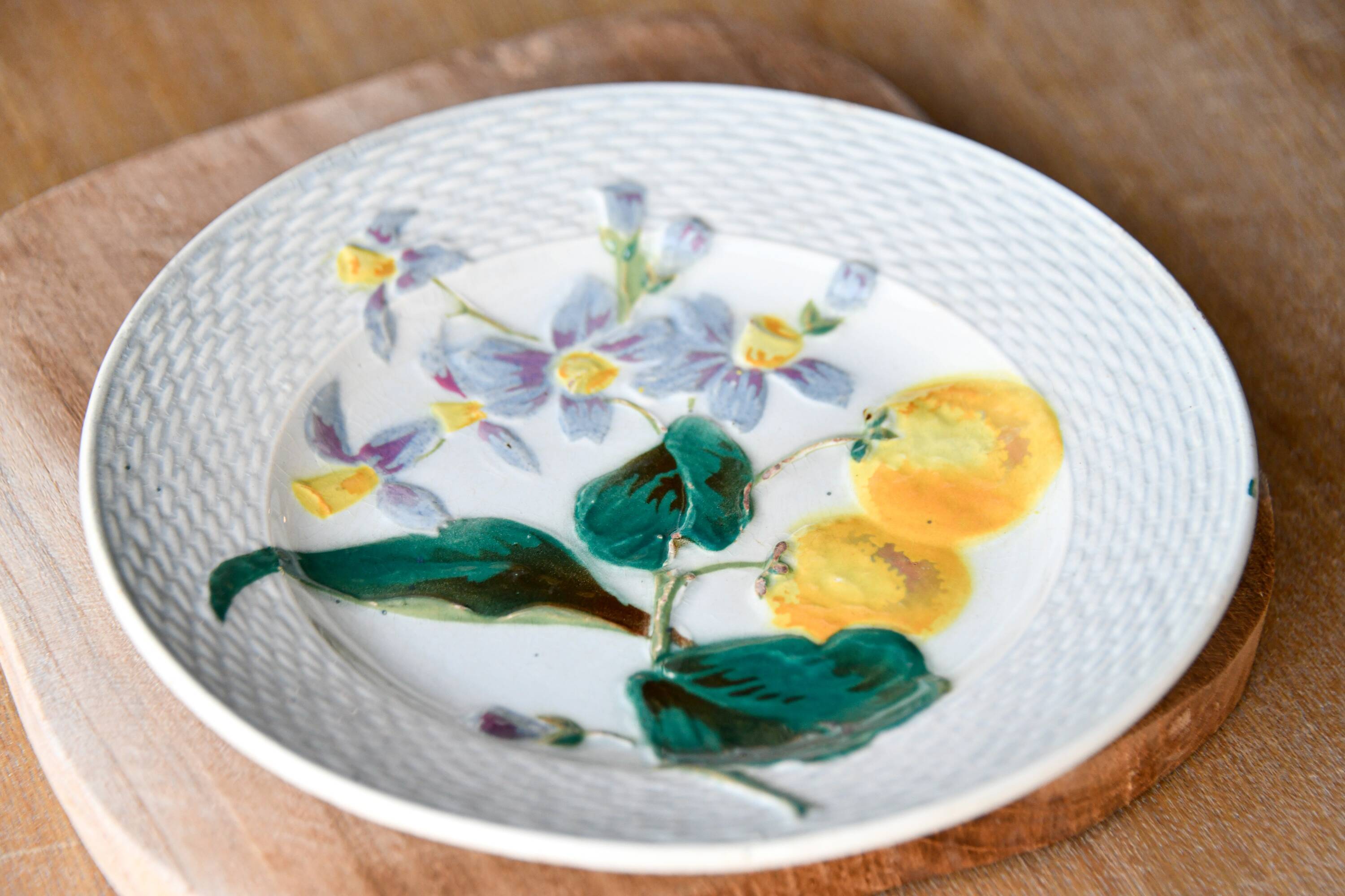 Set of 4 dessert plates in slip St Amand Hamage