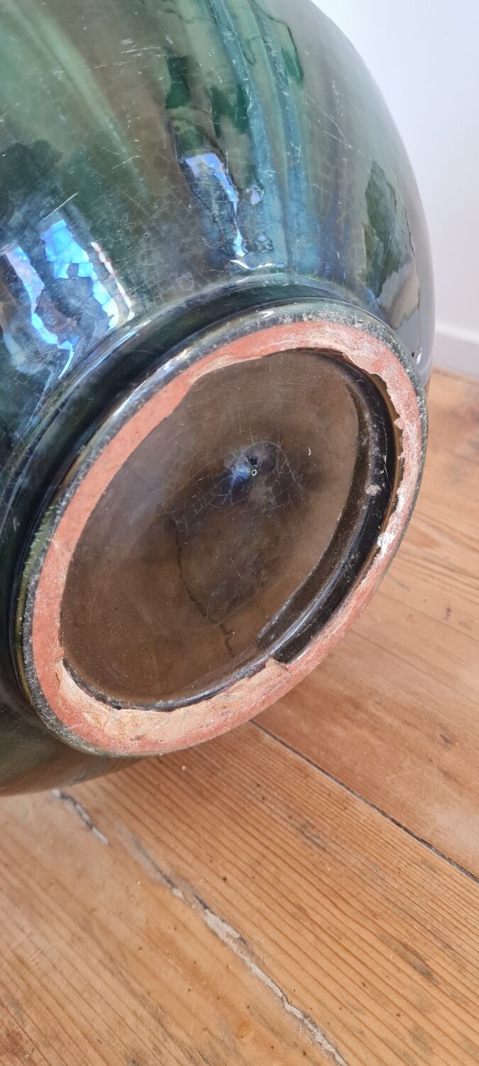 Vase en faïence émaillé vert