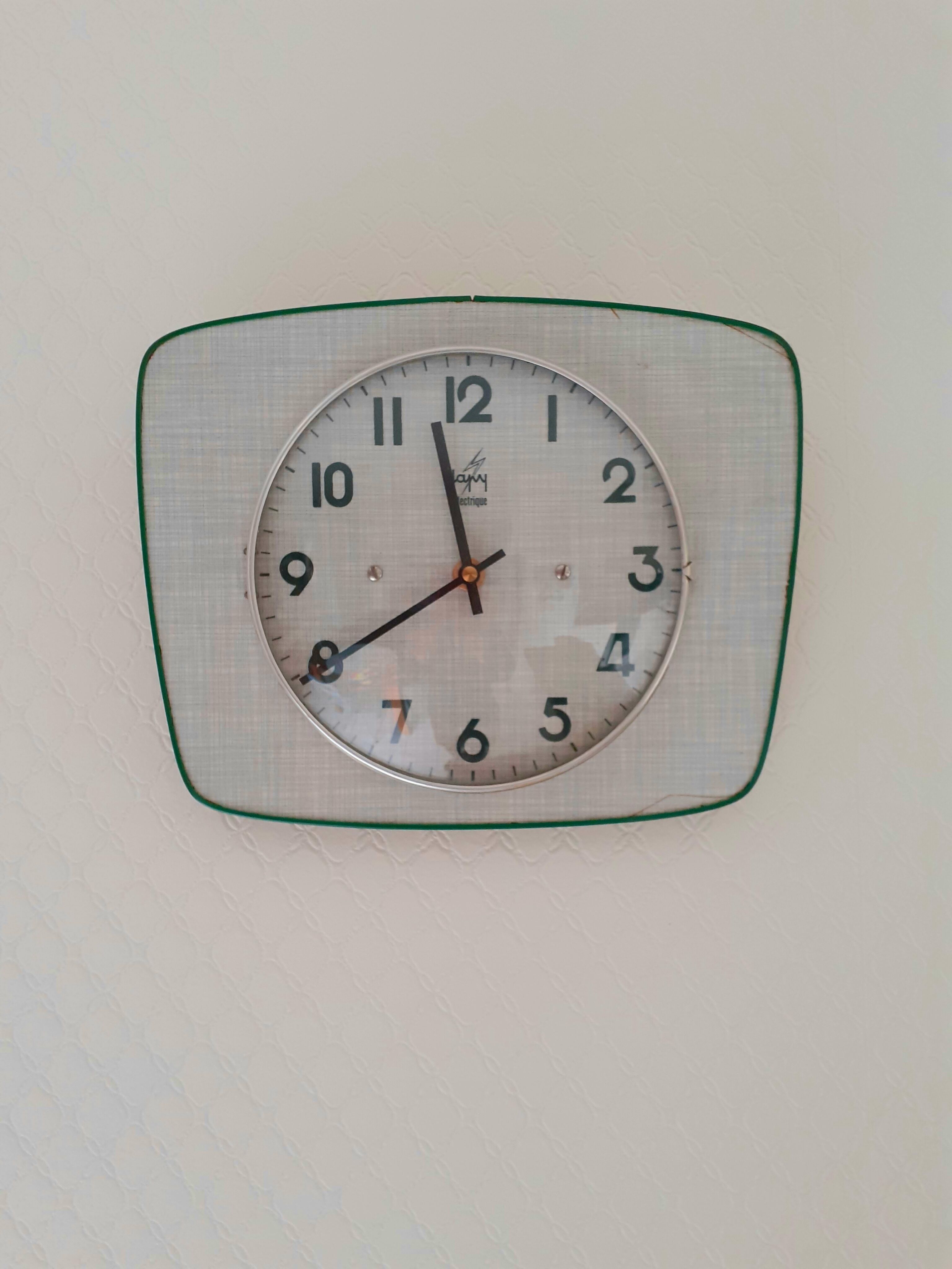 Horloge en formica Japy