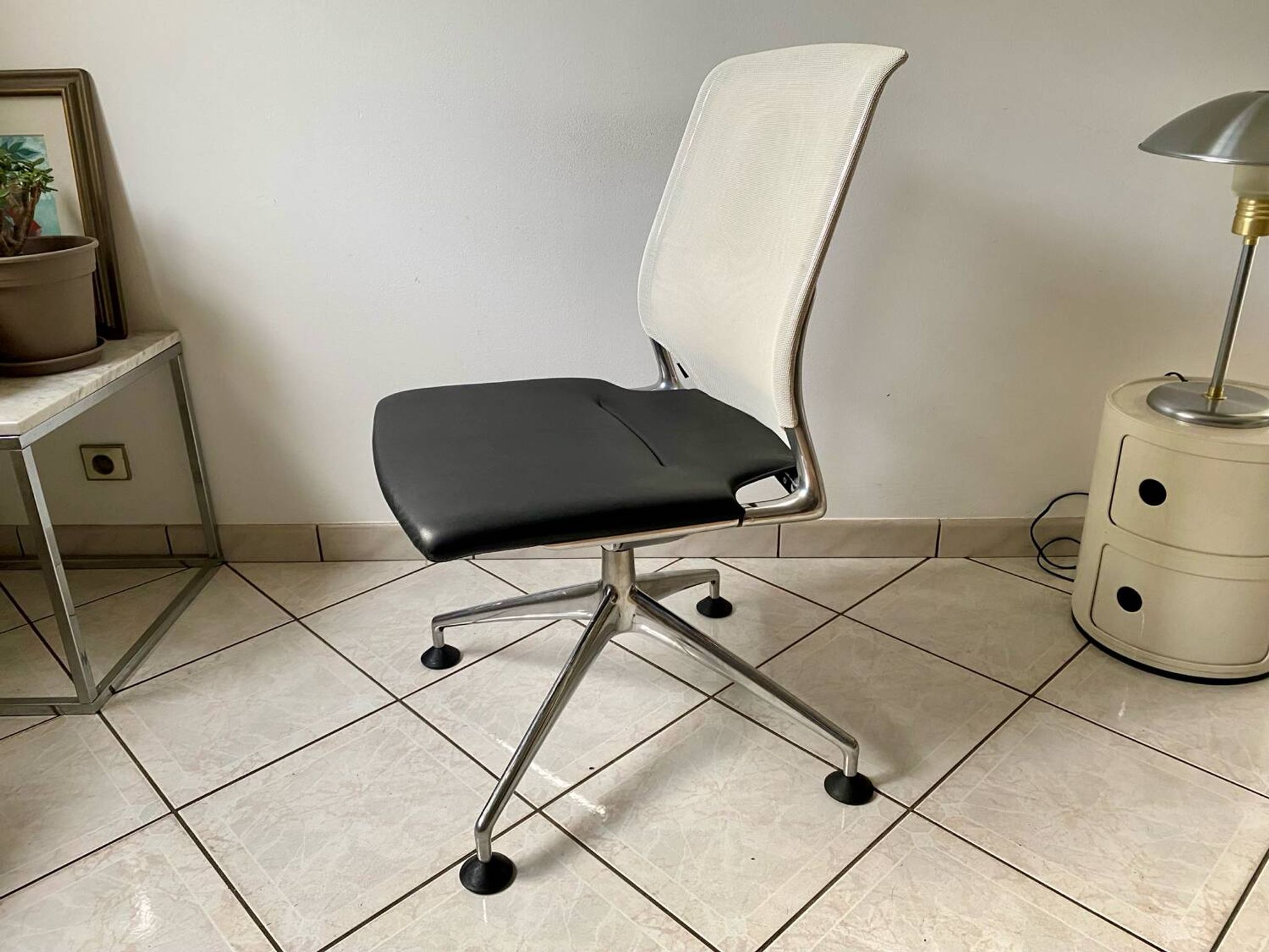 Chaise de bureau Meda chair édition vitra design Alberto Meda