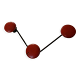 Porte manteau mural en métal noir et rouge vintage