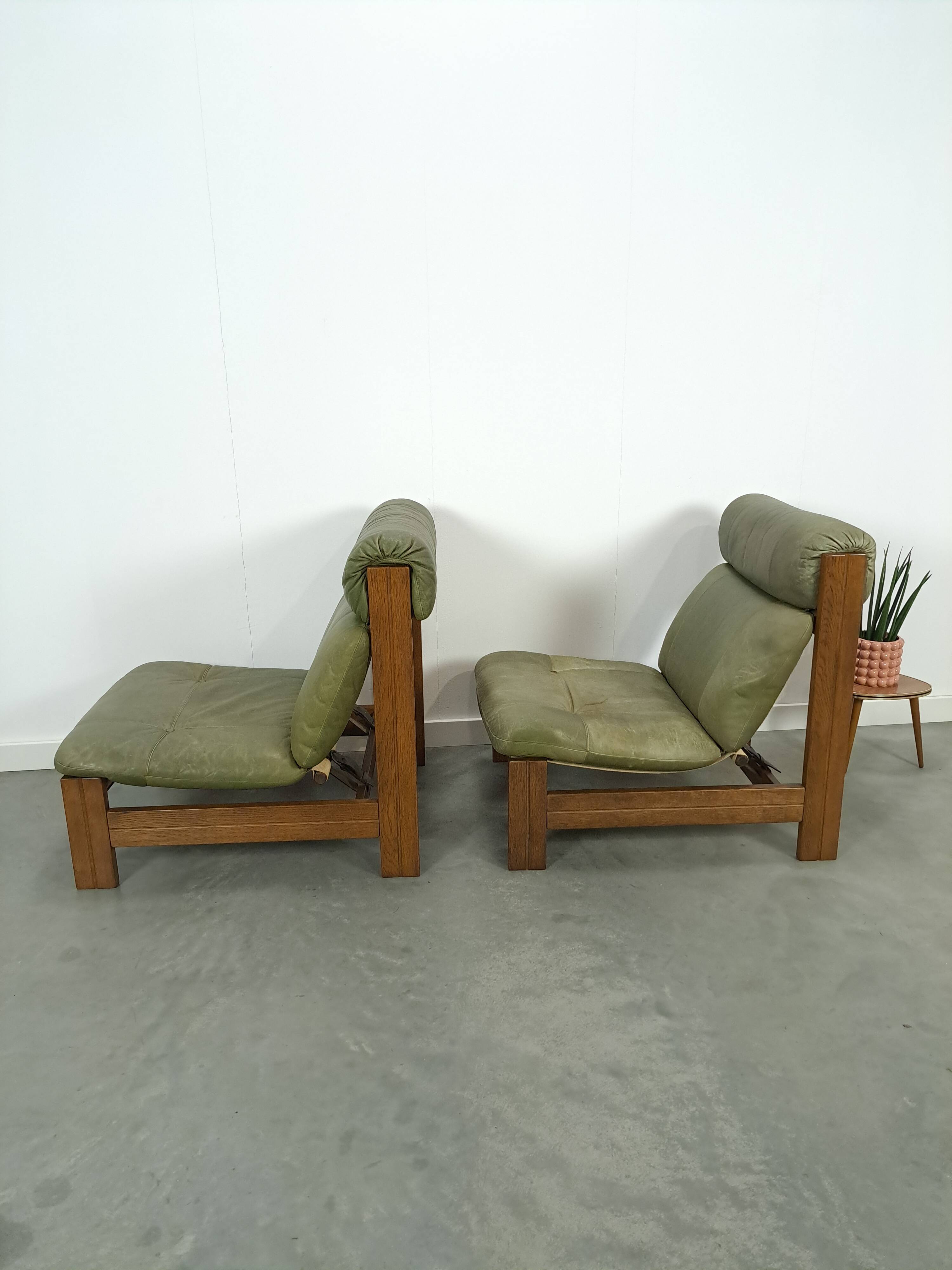 Green leather and oak wood armchair