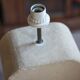 Lampe de table en pierre blanche moderniste, lampe brutaliste