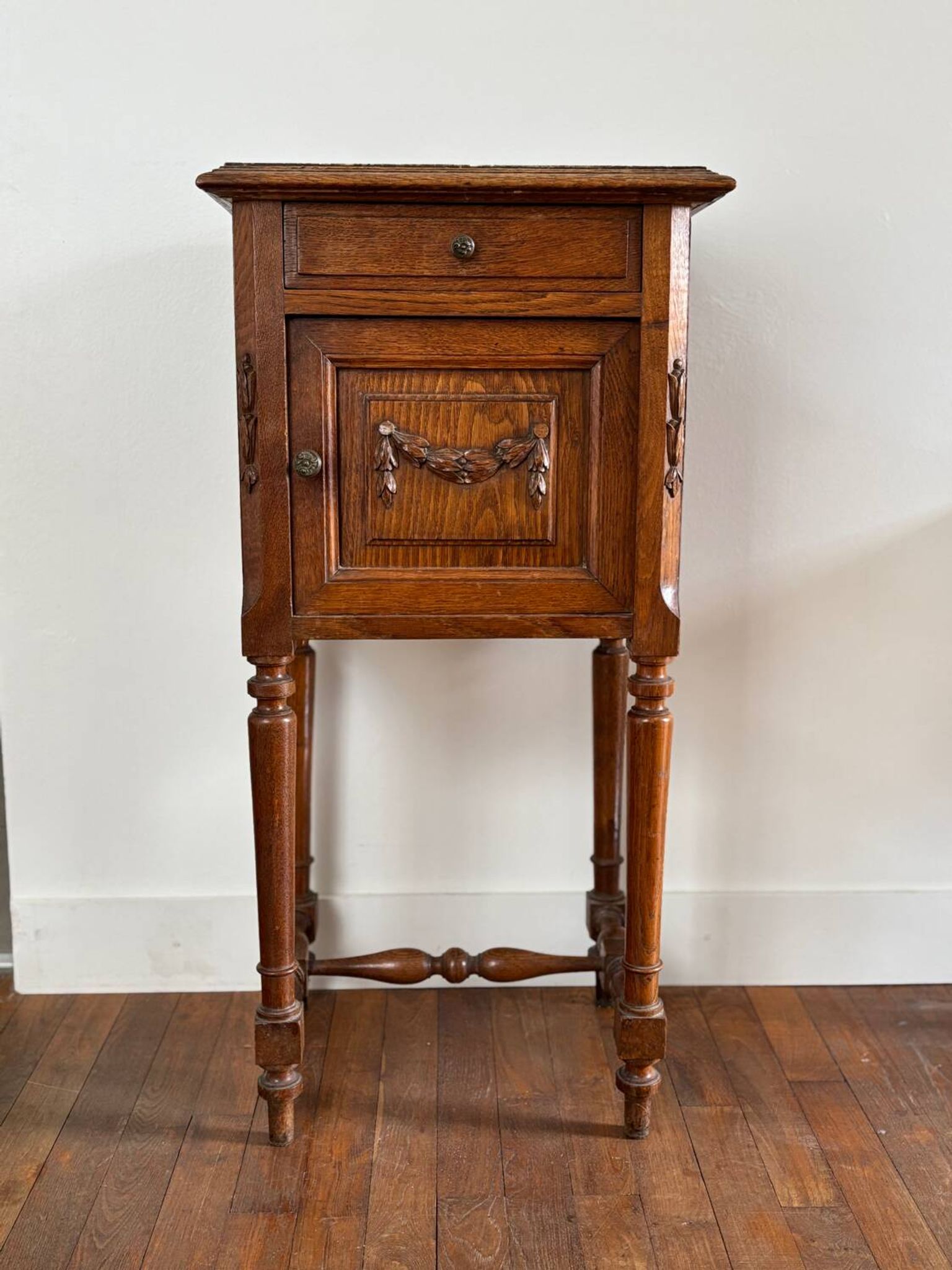 Table de chevet