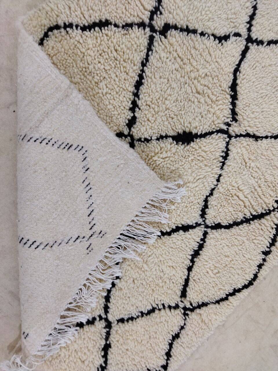 Handmade Moroccan Berber rug 152 X 91 CM