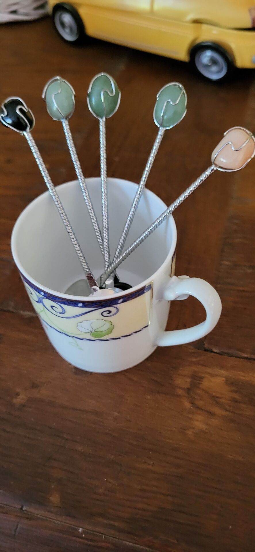 Lot of 6 vintage teaspoons with stones.