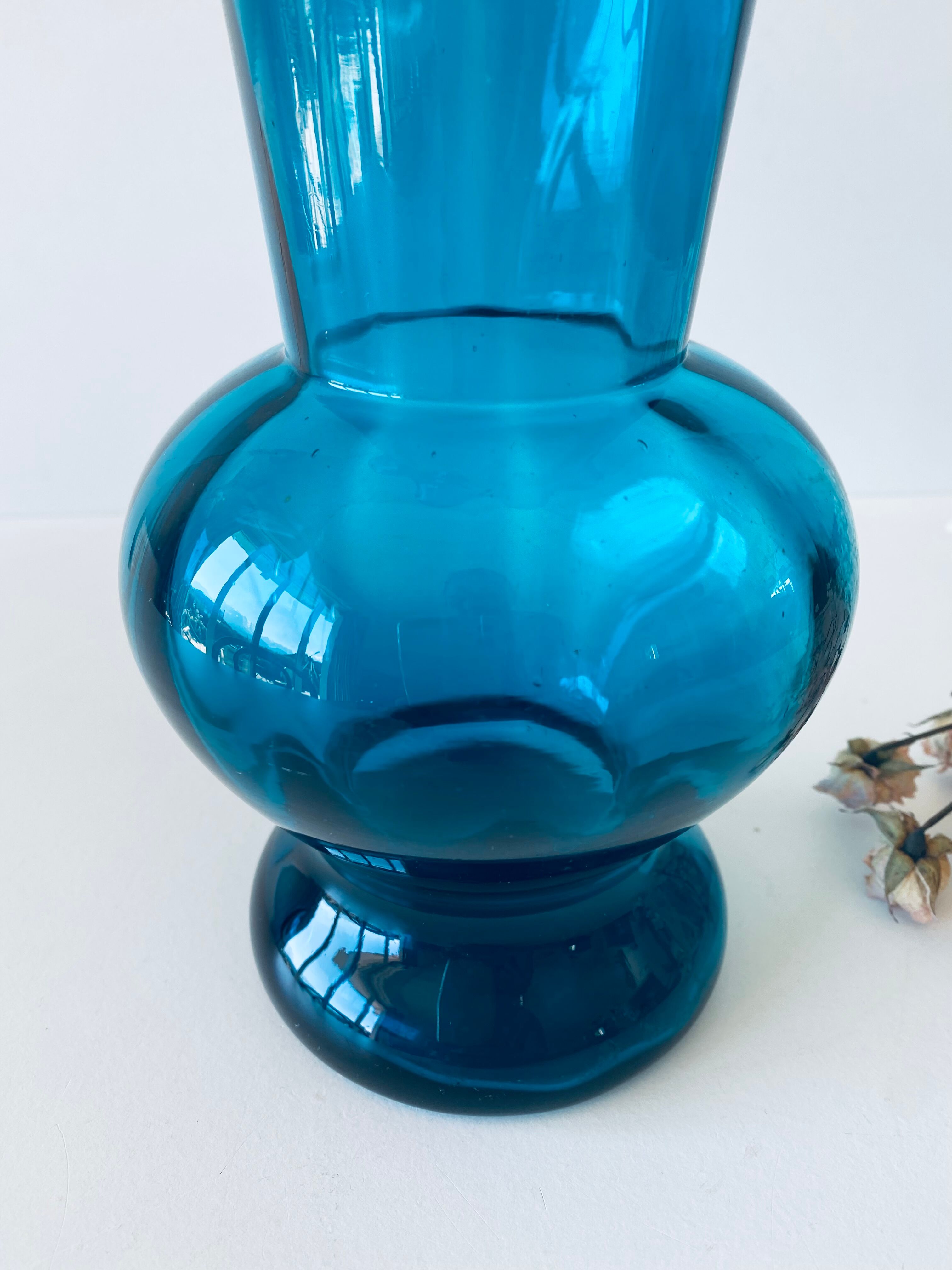 Old blue duck vase with collar