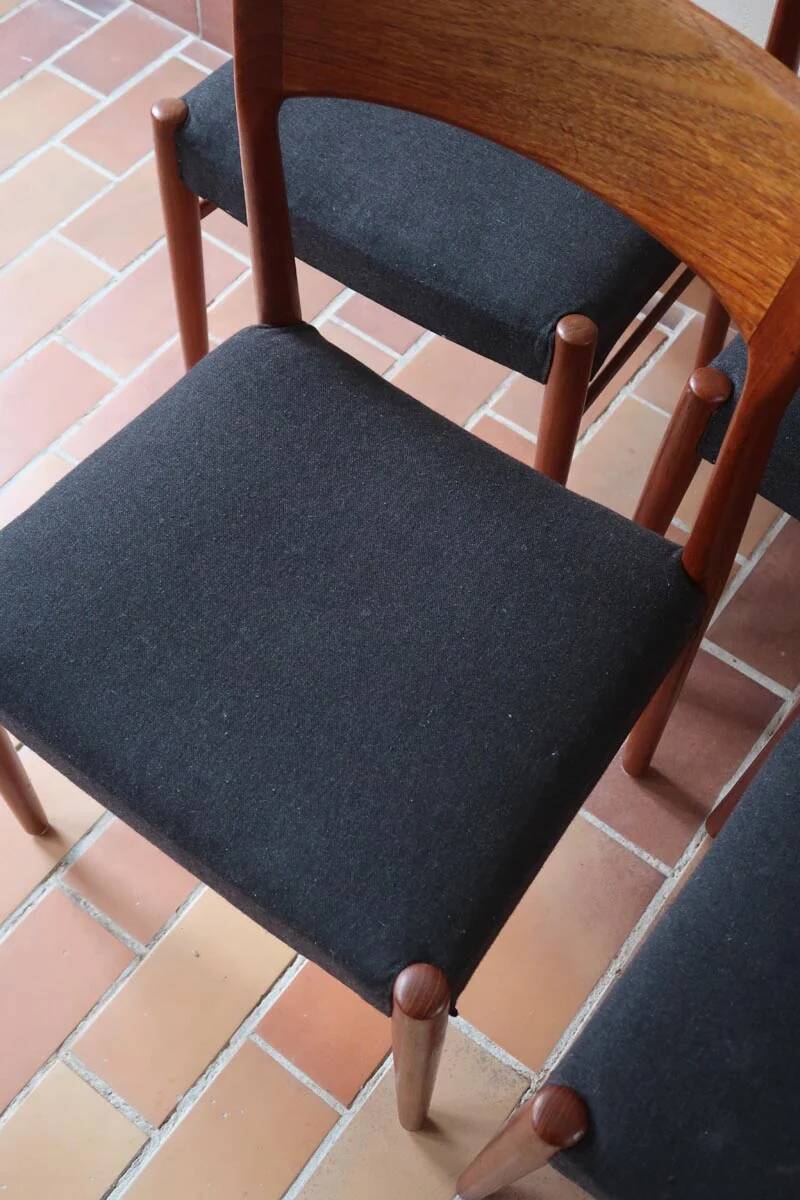4 vintage Scandinavian chairs in teak and blue fabric - Model 26 by Henning Kjærnulf