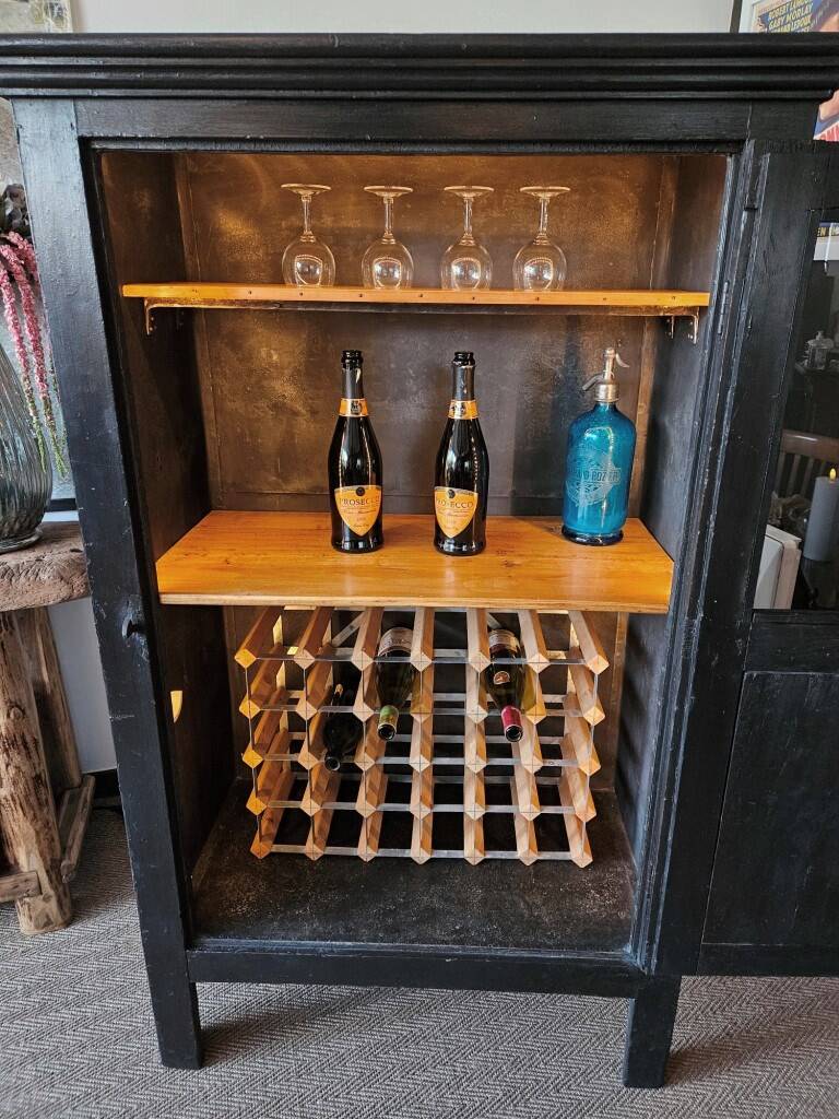Wine cabinet