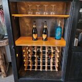 Wine cabinet