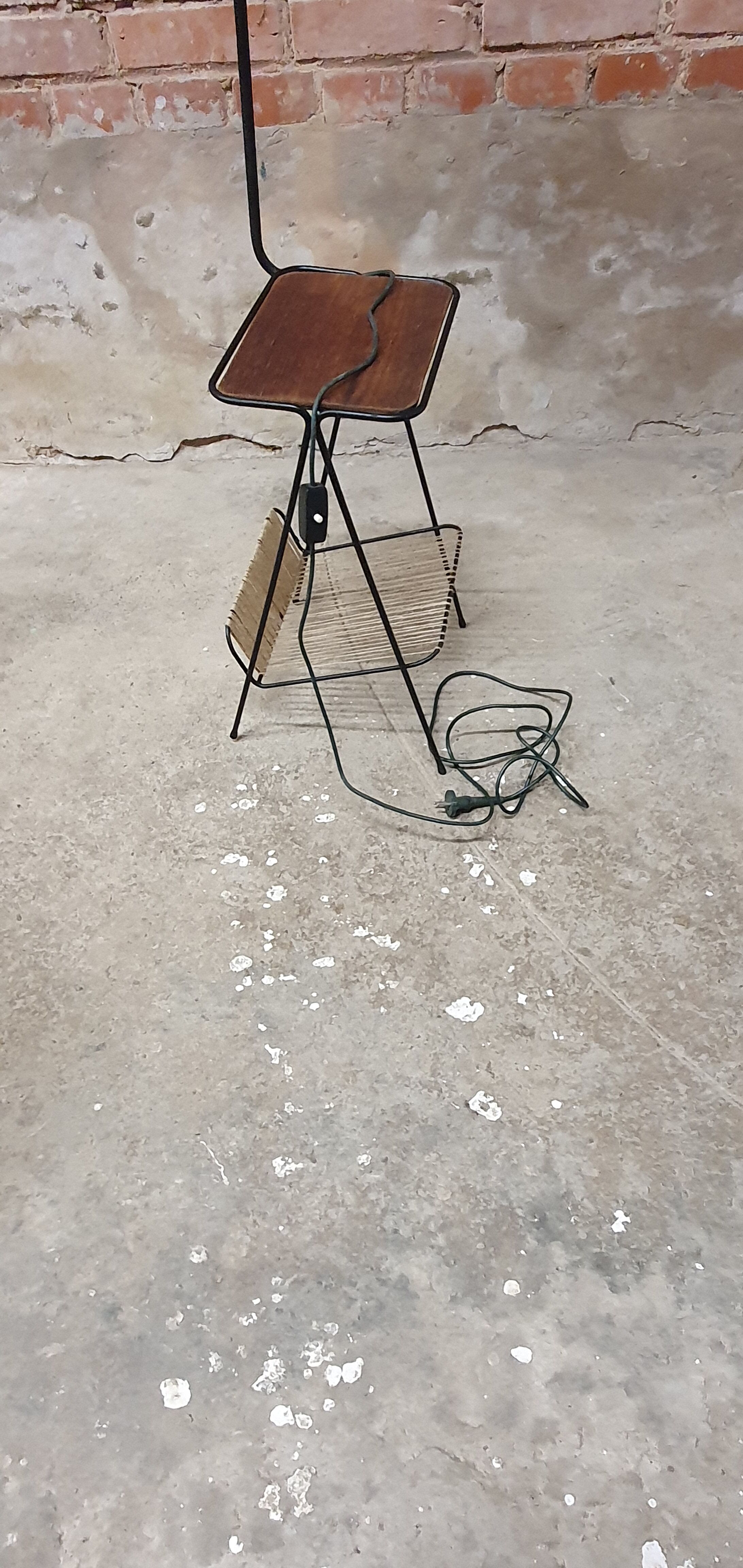Lampadaire cordage vintage porte revue