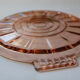 Plat rond en verre rose