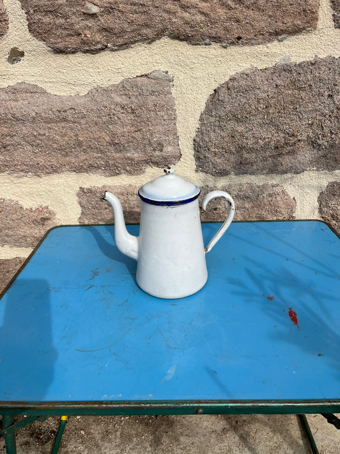 Enamelled coffee maker