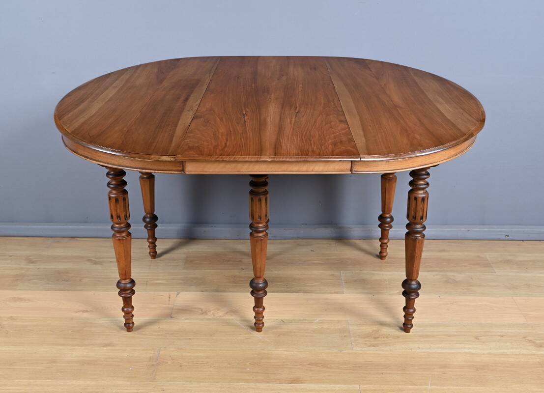 Extendable Walnut Table, Louis-Philippe Style – Late 19th Century