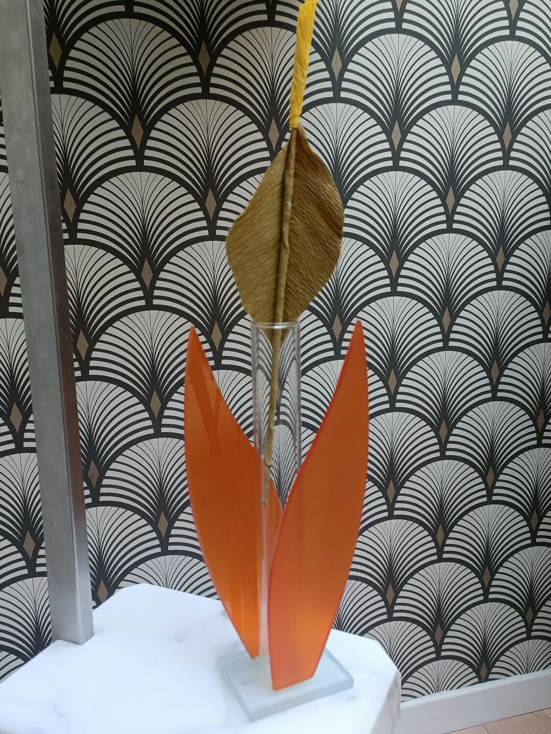 Vintage orange soliflore