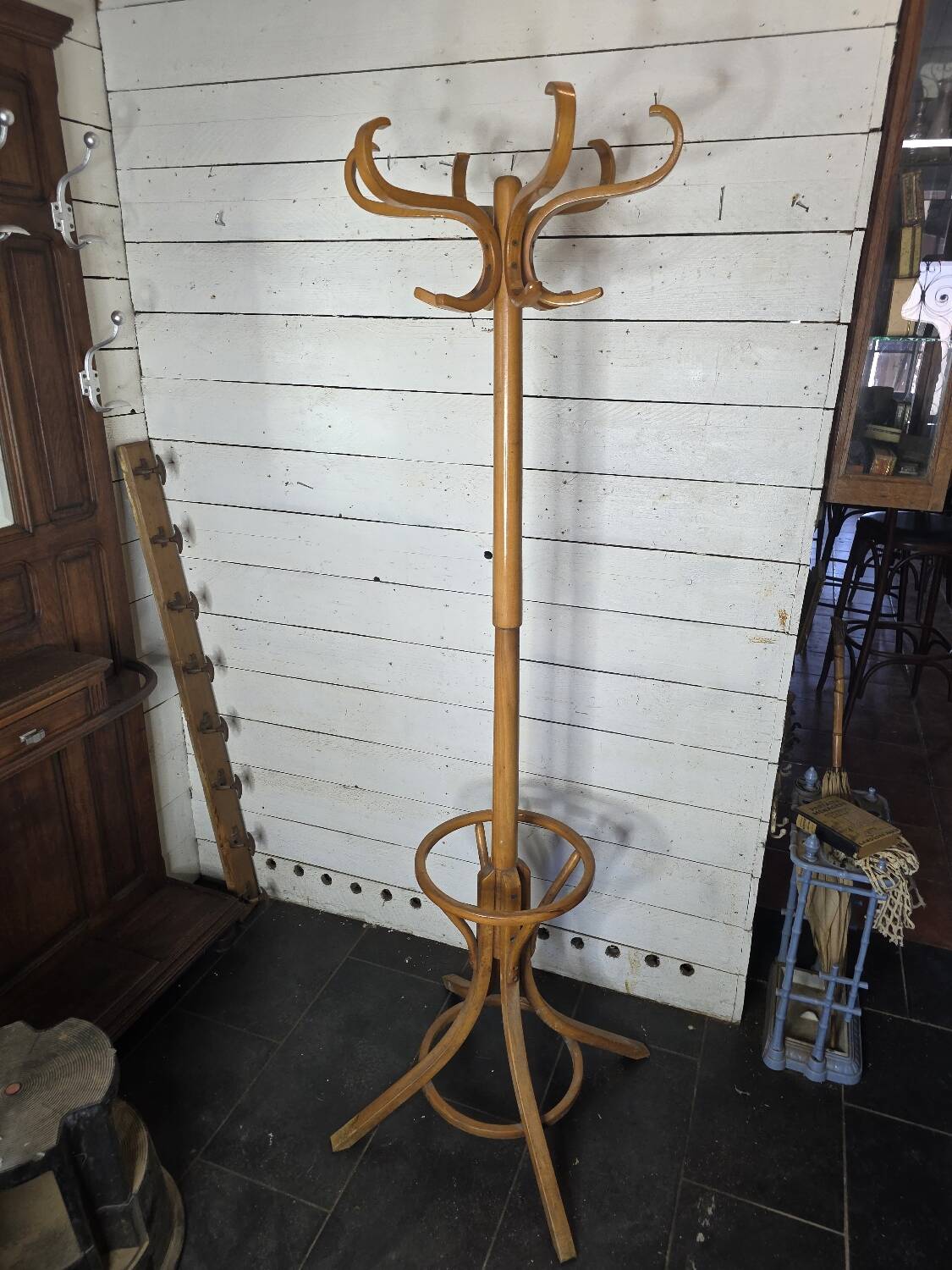 Baumann parrot coat rack from the 50s