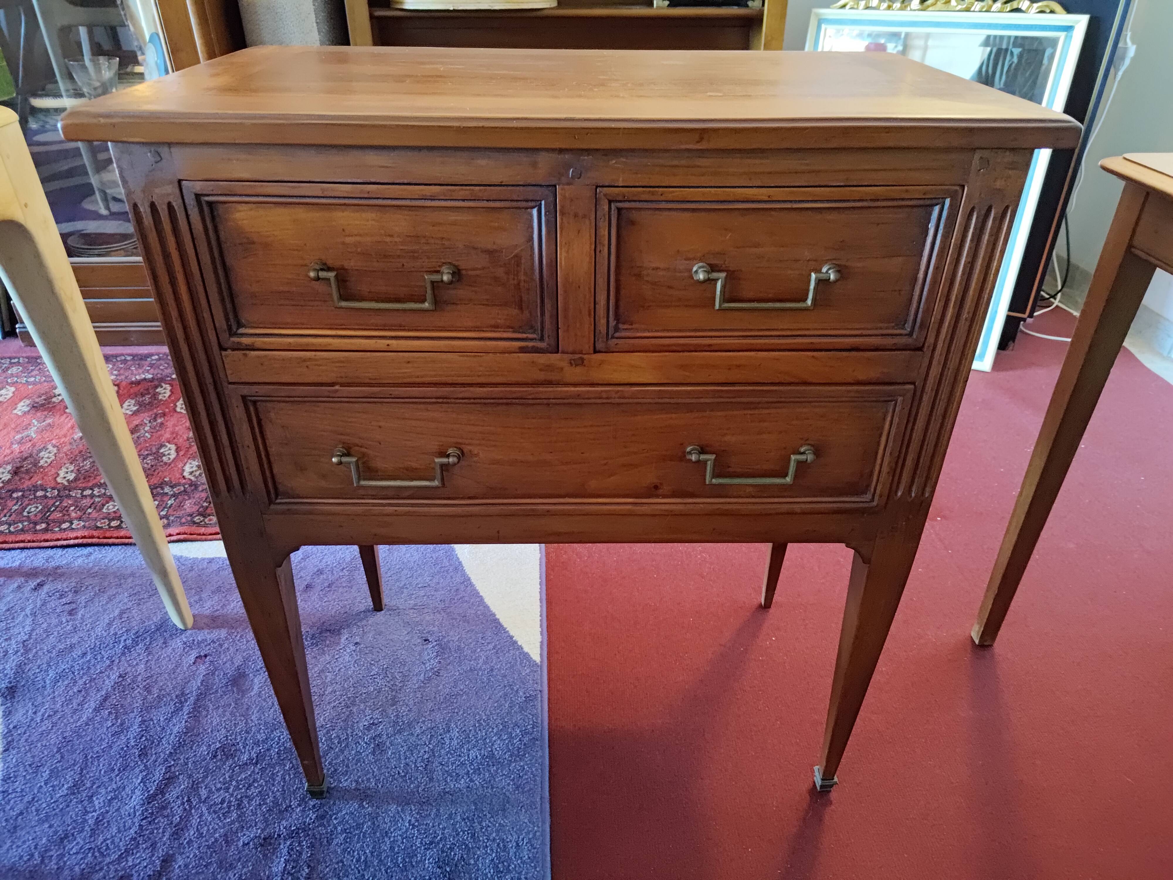 Louis XVI style jumping chest of drawers