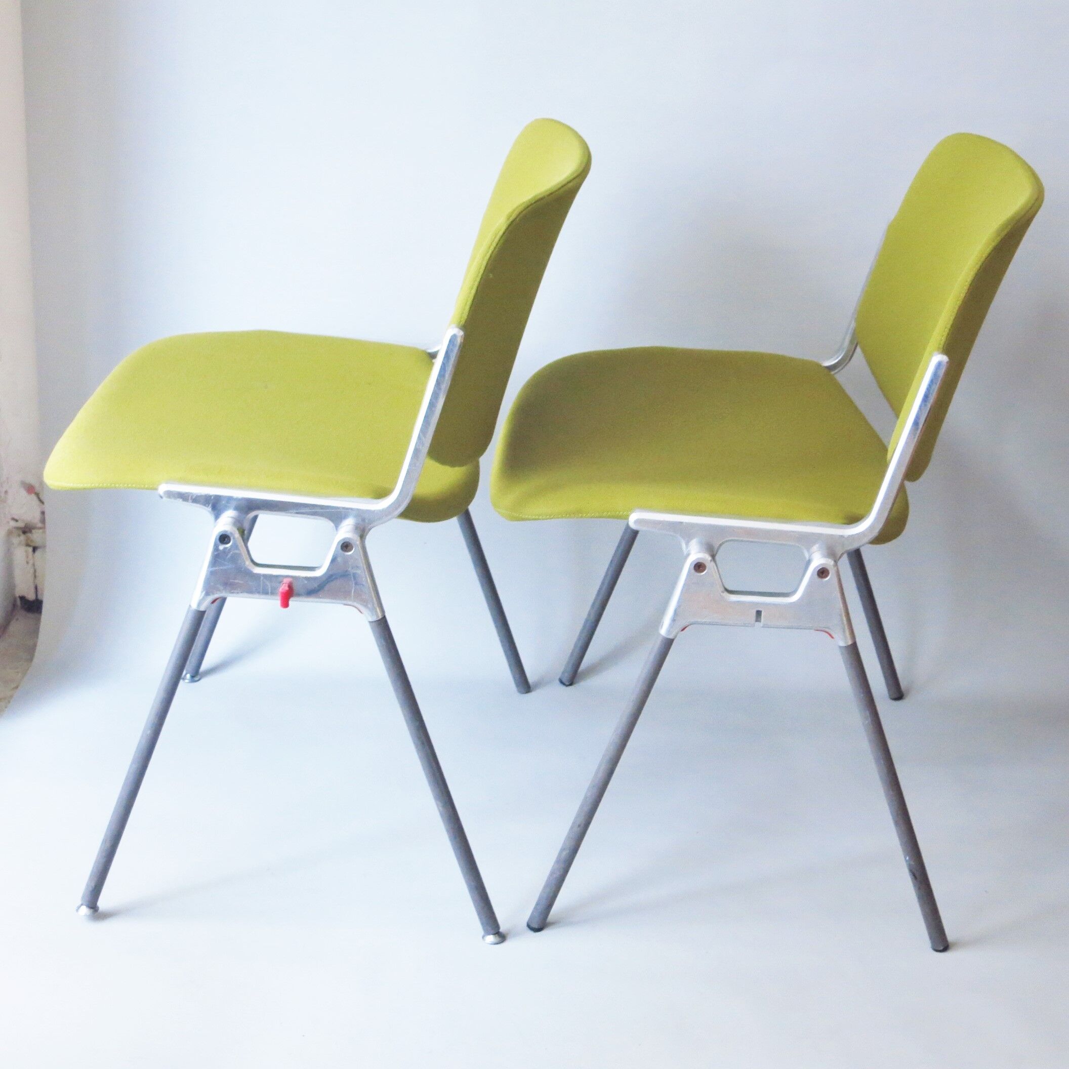 Pair of green DSC chairs anise Giancarlo Piretti Castelli