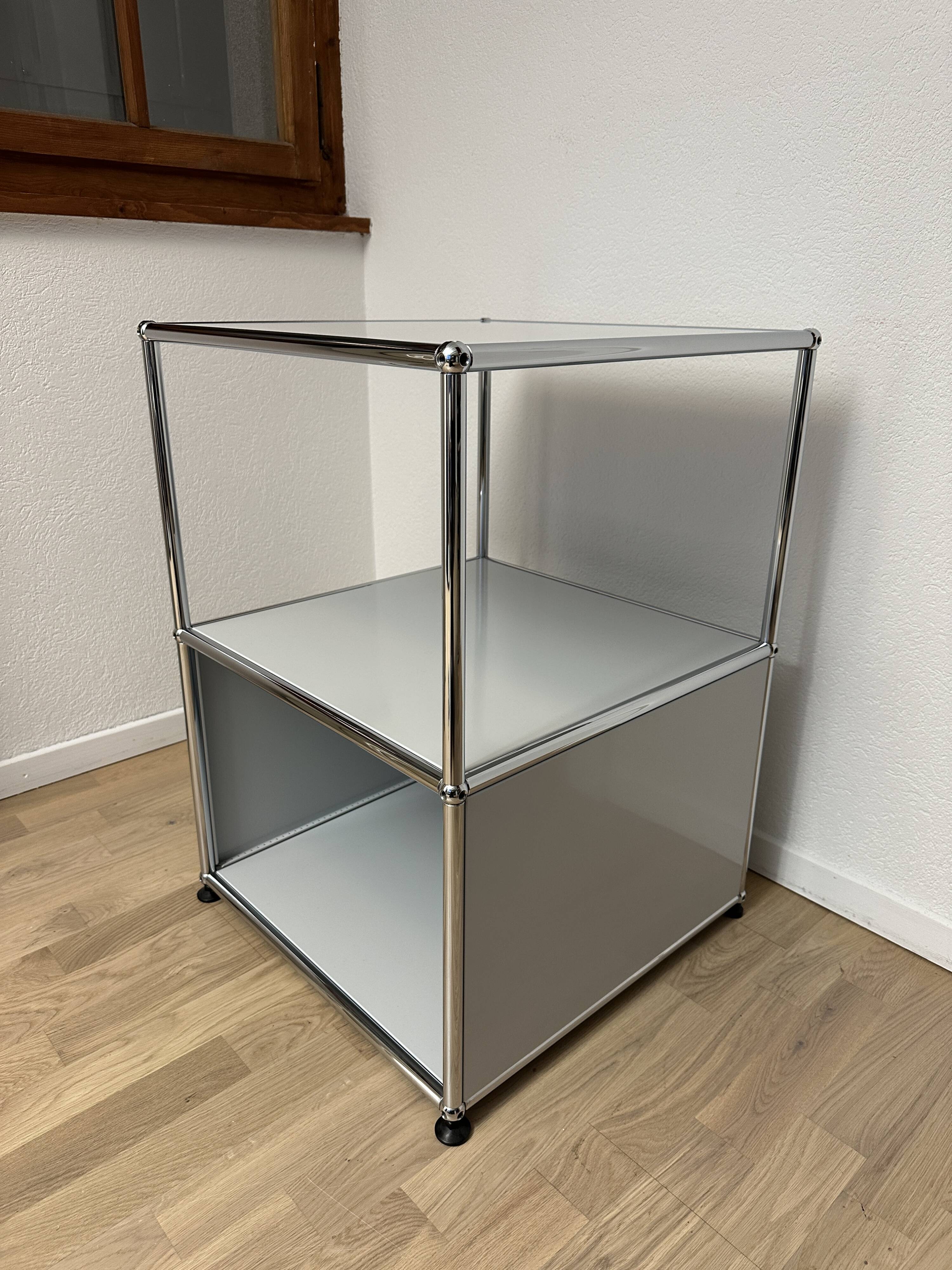 USM Haller shelf in light grey