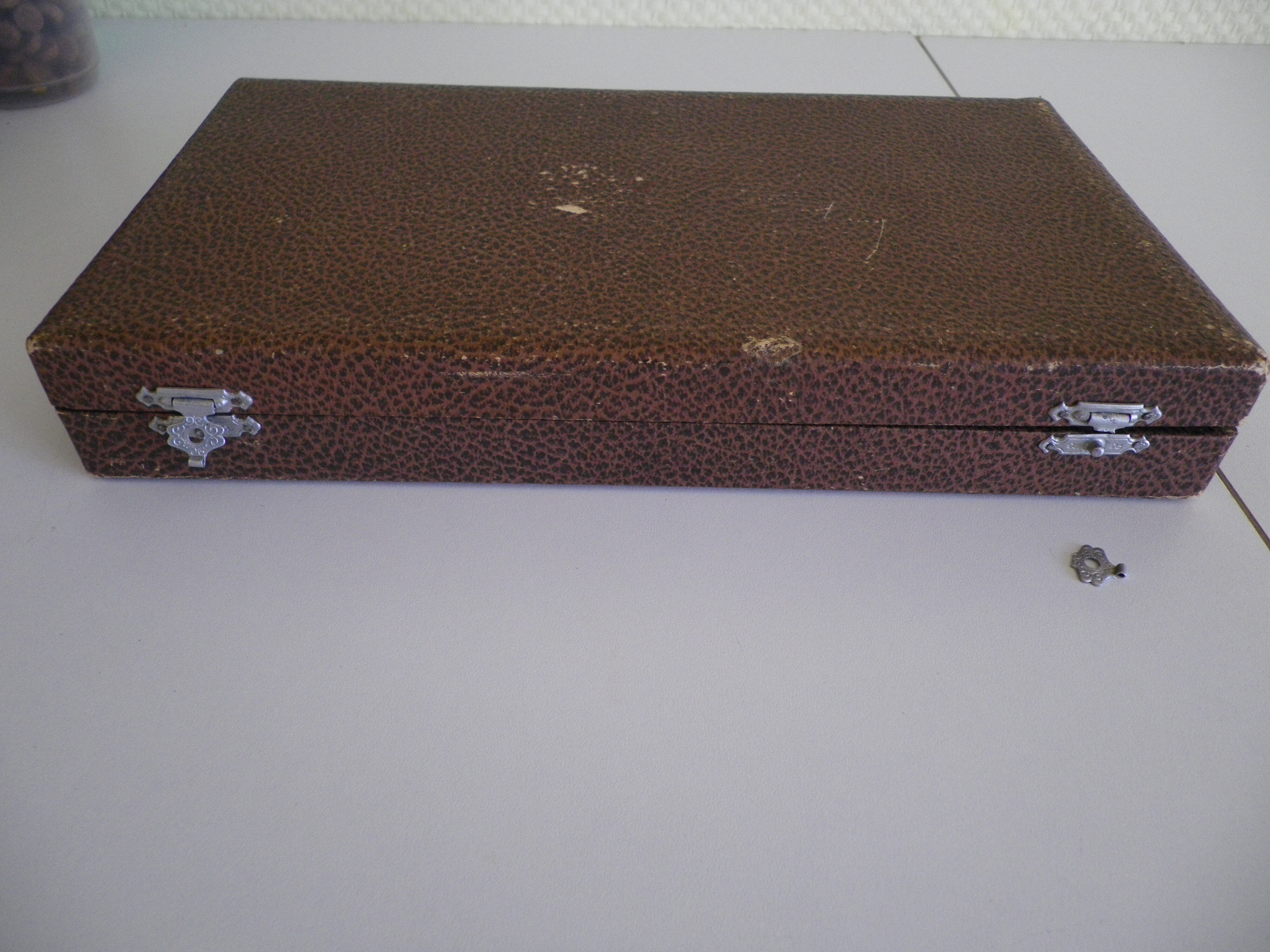 Coffret de 12 couteaux, années 60