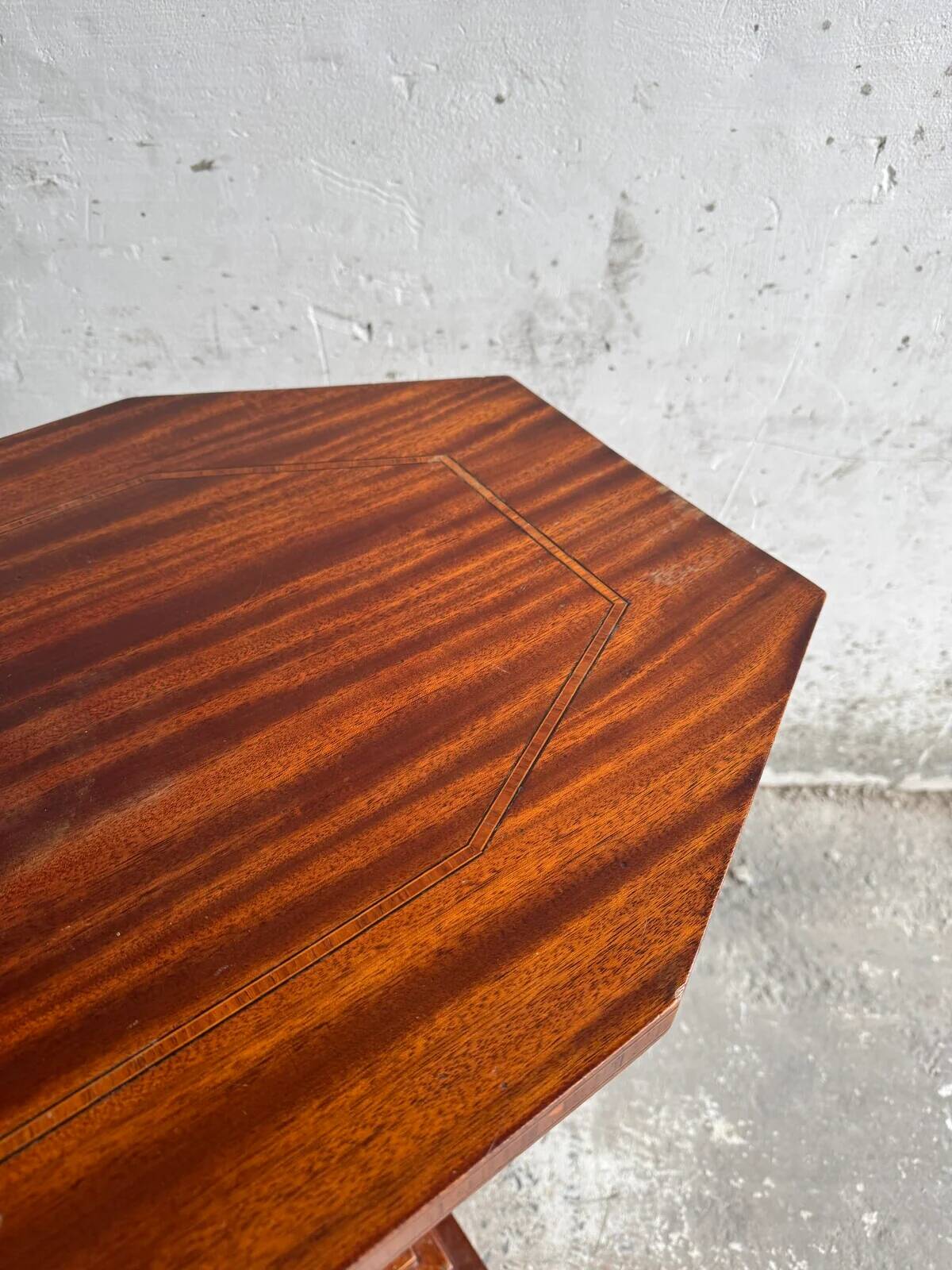 Interbellum side table with pronounced wood grain