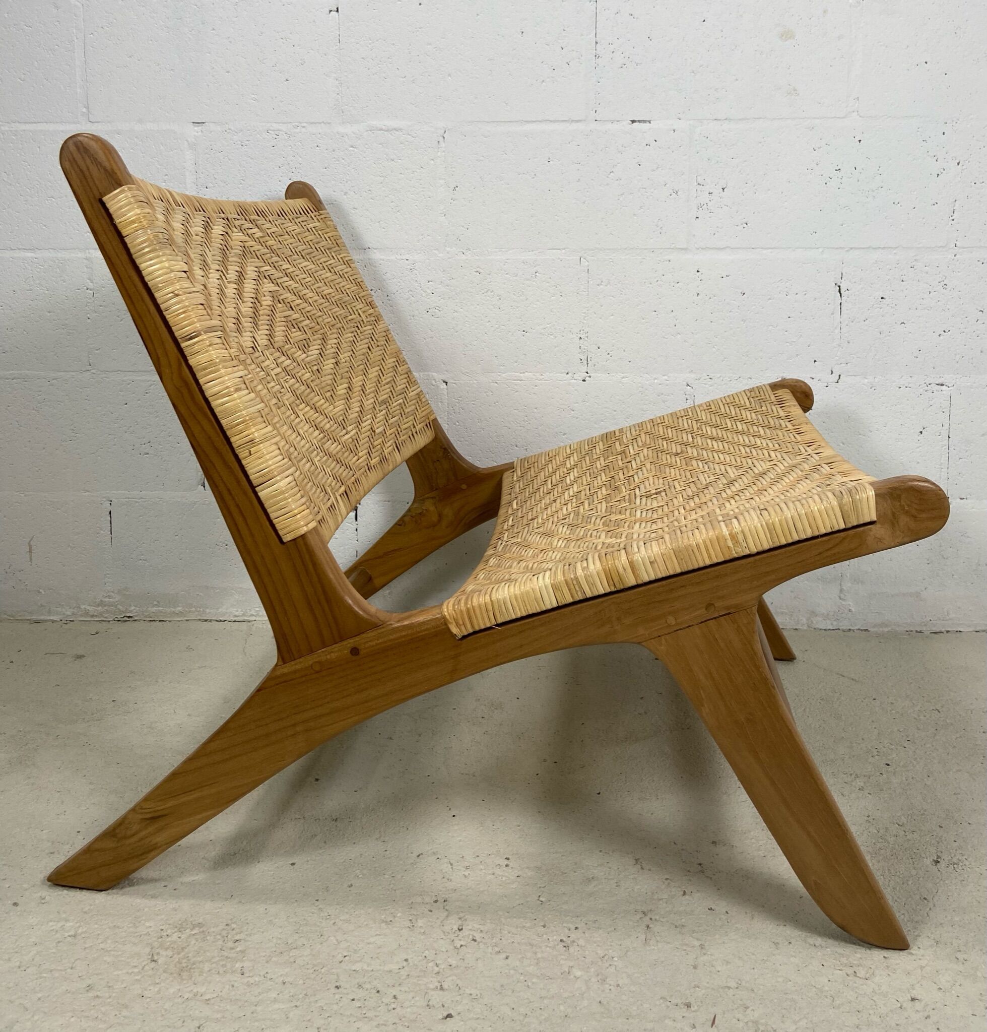 Rattan lounge chair