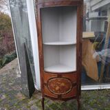 Corner cabinet
