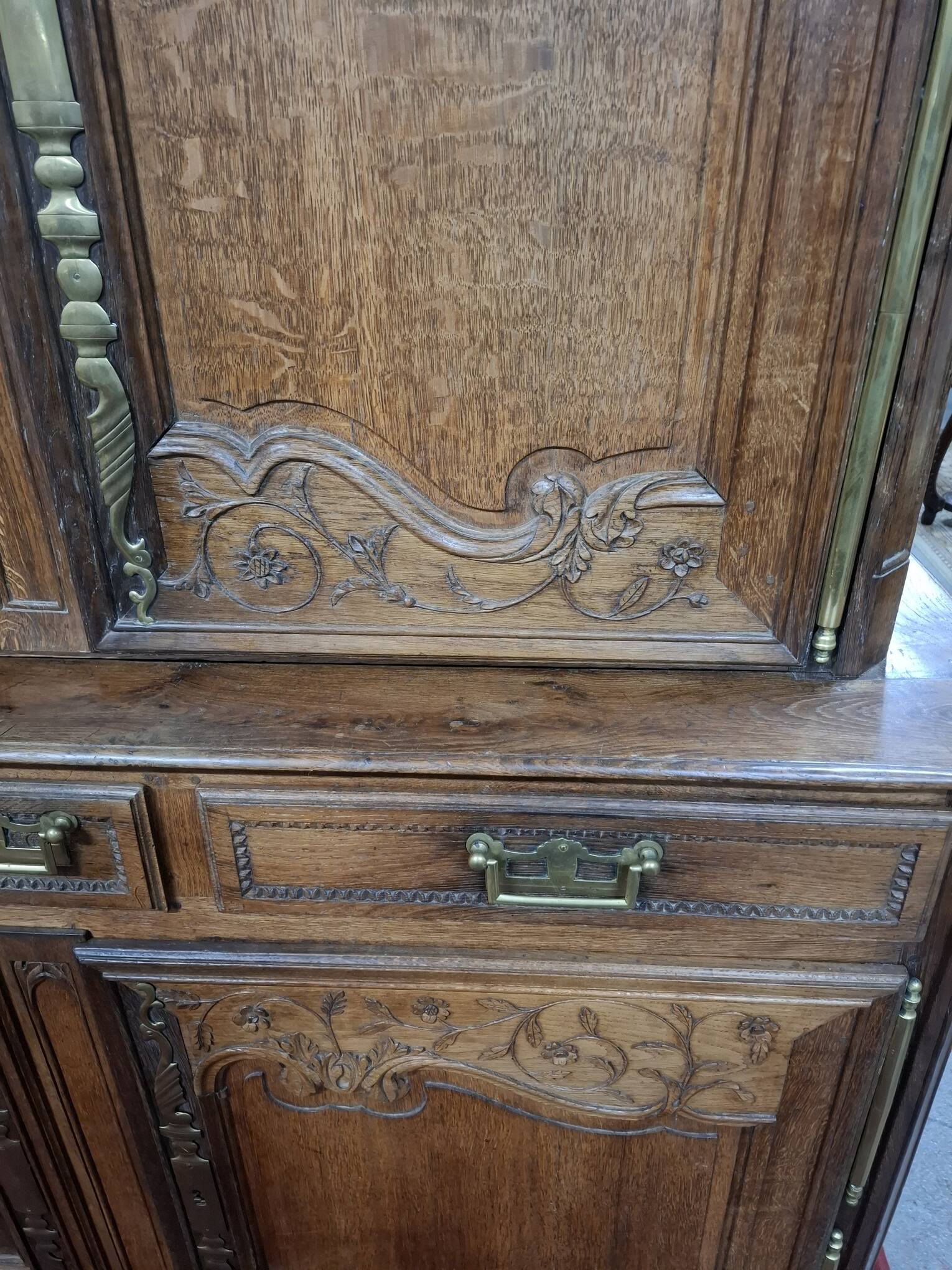 Buffet deux corps normand