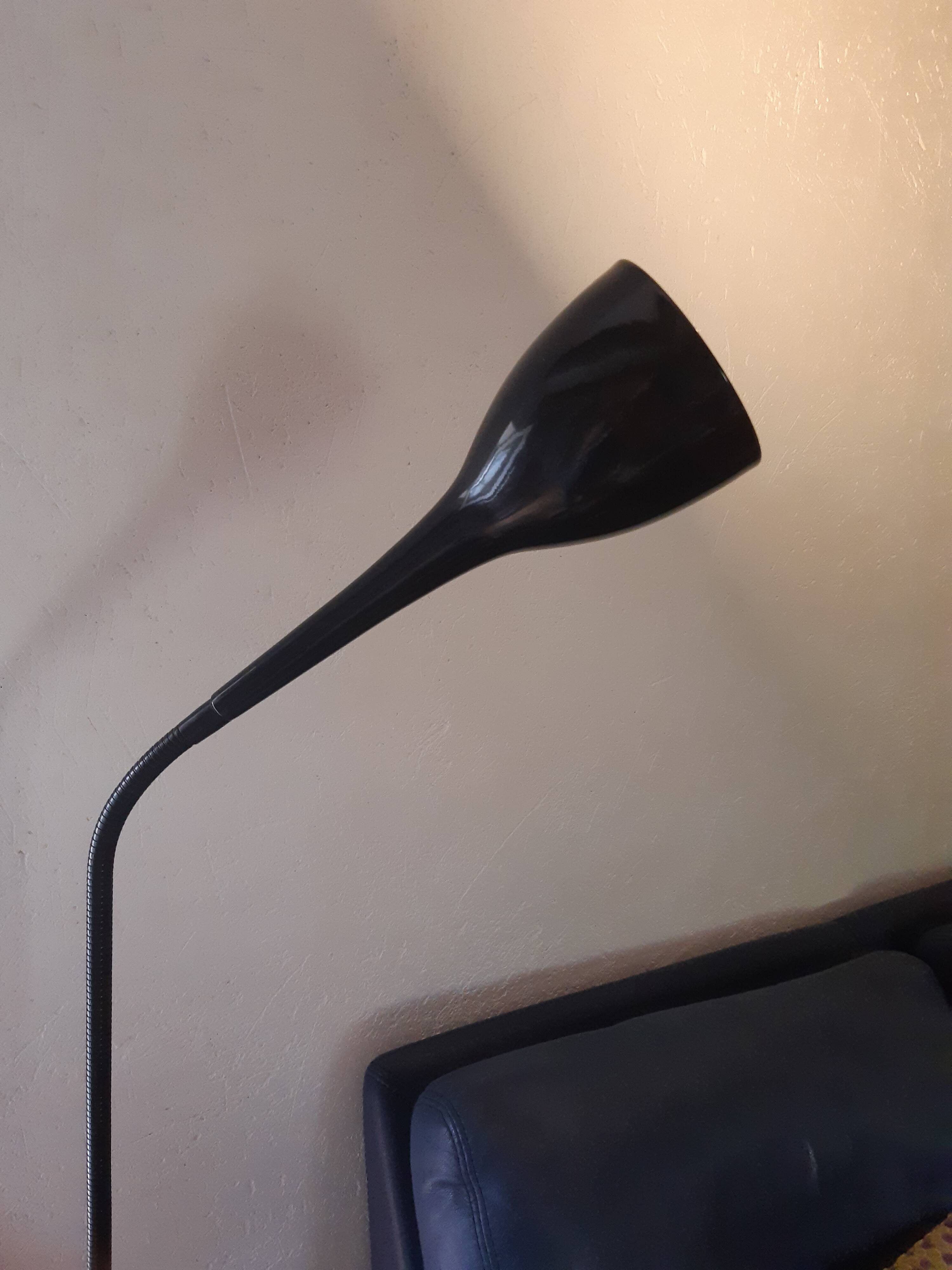 Flexible diabolo black lamp