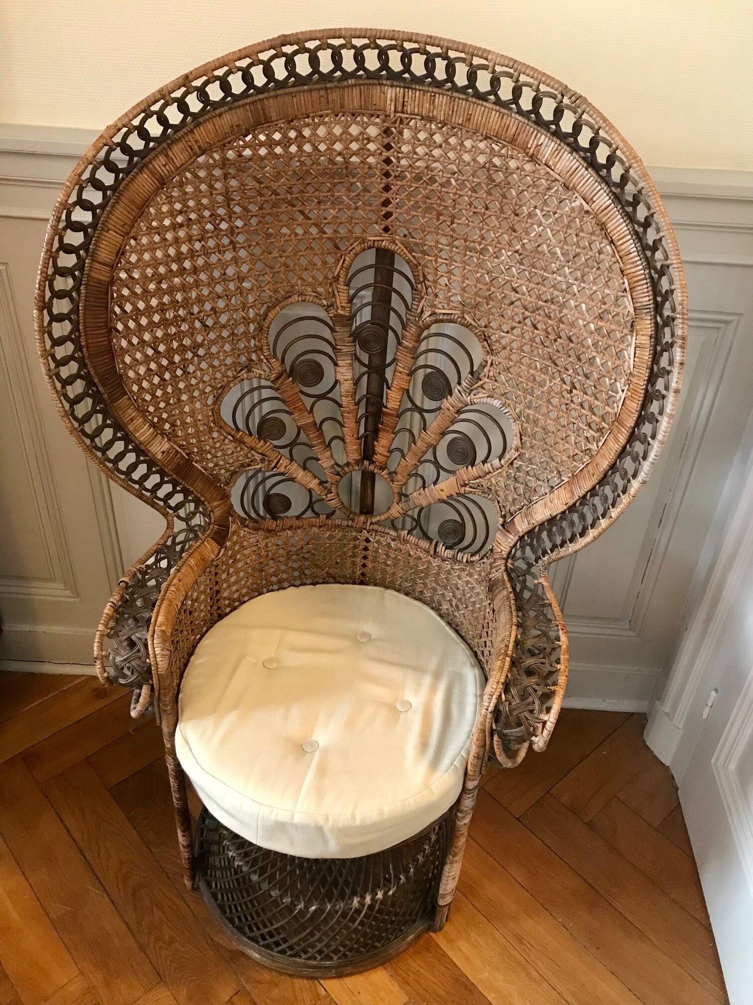 Armchair Emmanuelle peacock