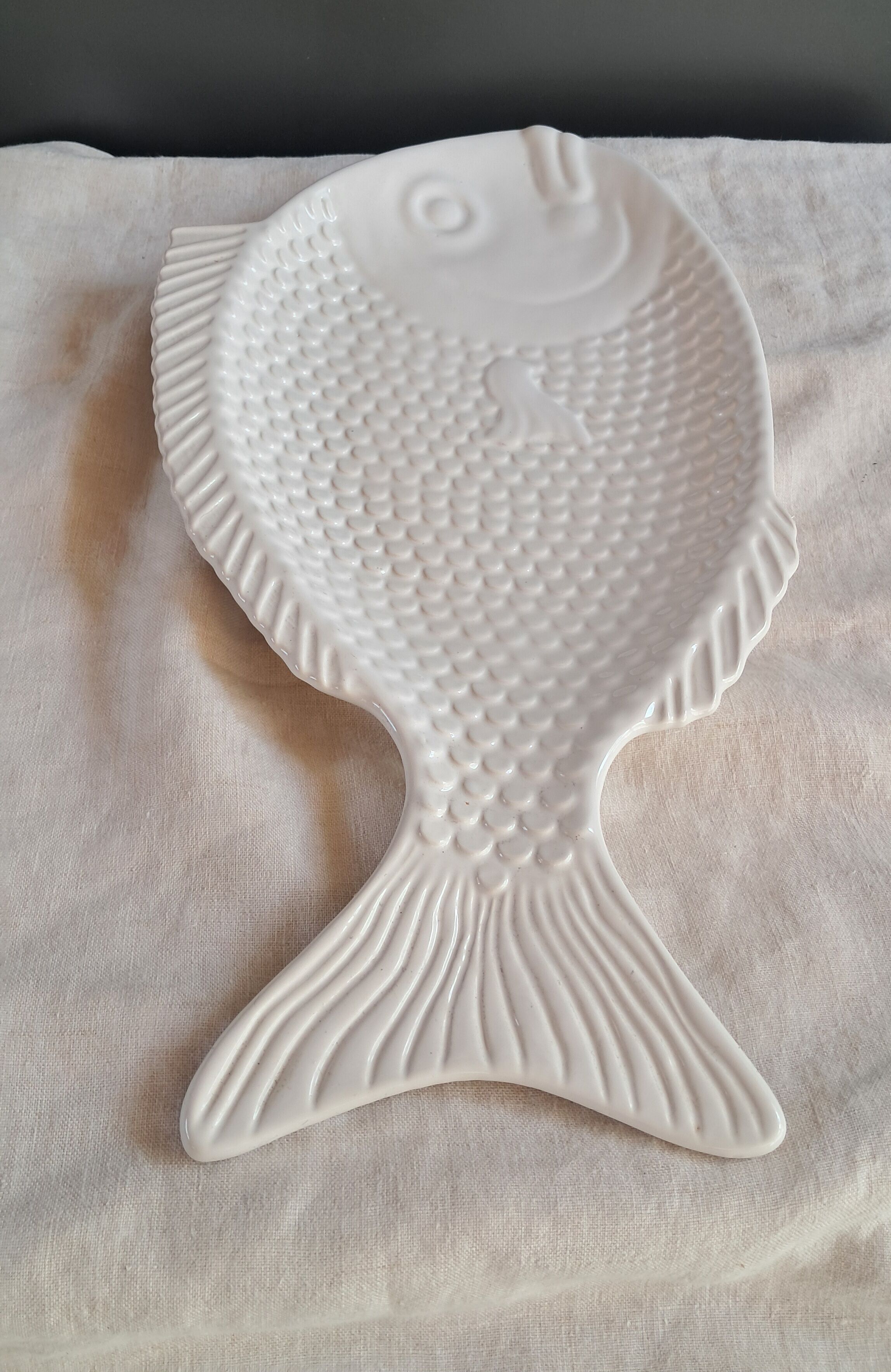 Vintage white ceramic fish serving set – Set of 4 pieces