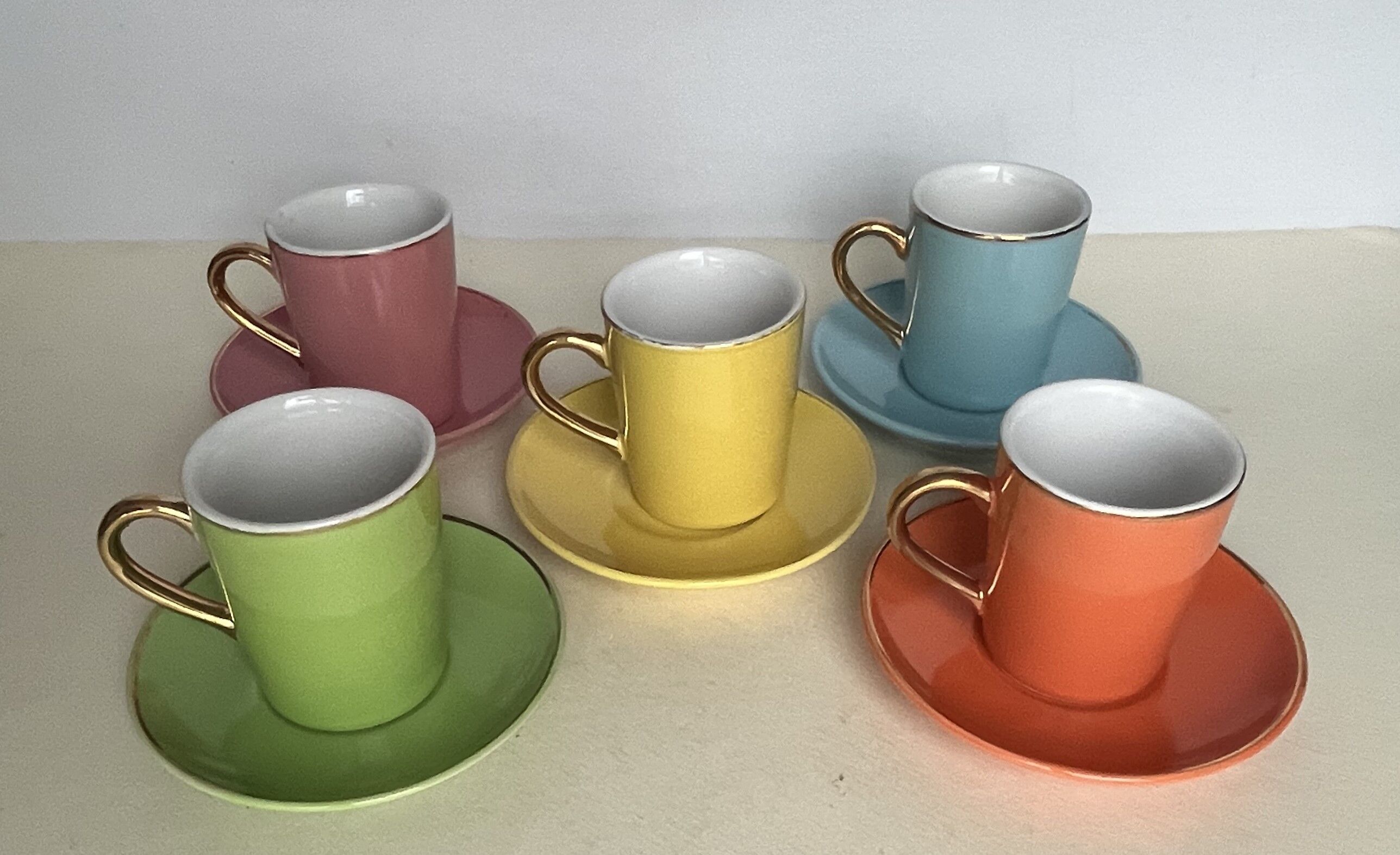 Set of 5 cups of color L. Dake & Zn